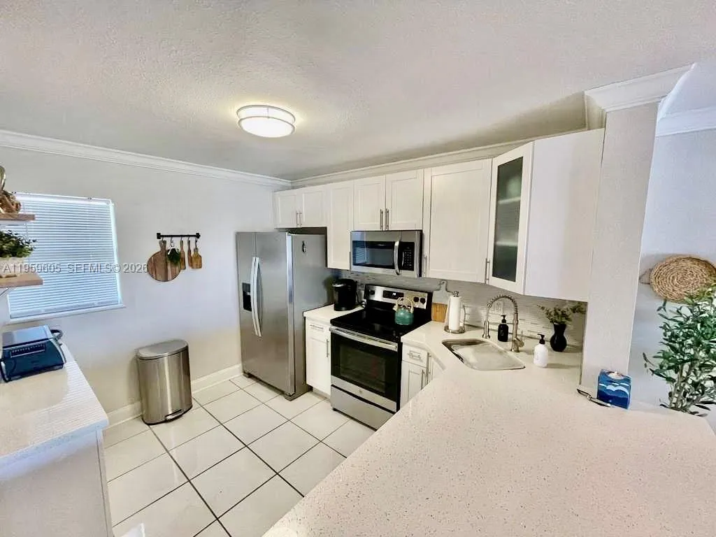 4800 Bayview Dr 505, Fort Lauderdale, Florida 3330, Fort Lauderdale, Florida 33308, 2 Bedrooms Bedrooms, ,2 BathroomsBathrooms,Residential,For Sale,4800 Bayview Dr 505, Fort Lauderdale, Florida 3330,A11959605