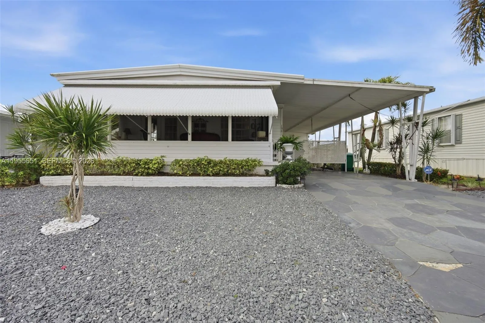 1981 Sw 83rd Ave, Davie, Florida 33324, Davie, Florida 33324, 2 Bedrooms Bedrooms, ,2 BathroomsBathrooms,Residential,For Sale,1981 Sw 83rd Ave, Davie, Florida 33324,A11955651
