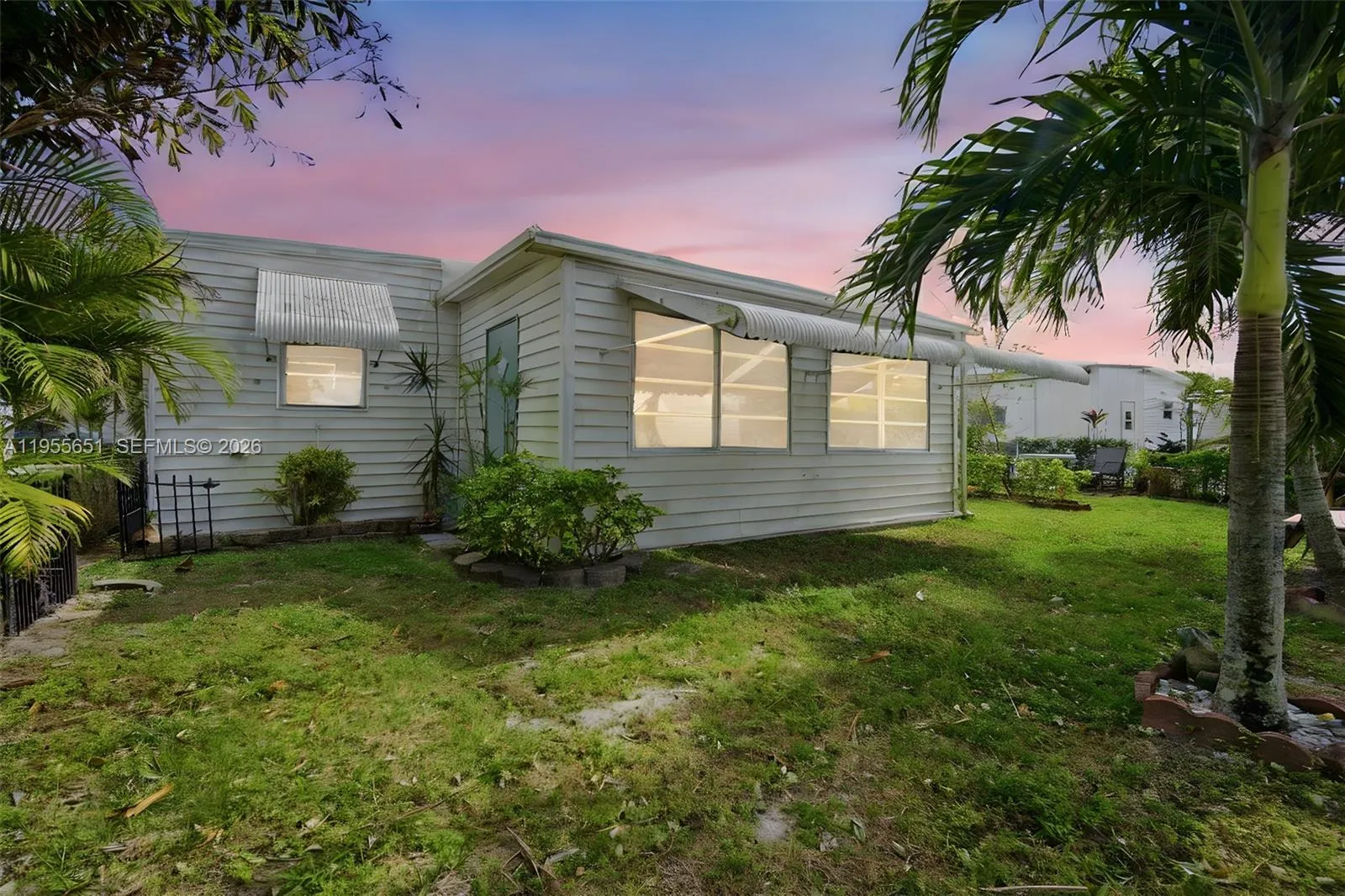 1981 Sw 83rd Ave, Davie, Florida 33324, Davie, Florida 33324, 2 Bedrooms Bedrooms, ,2 BathroomsBathrooms,Residential,For Sale,1981 Sw 83rd Ave, Davie, Florida 33324,A11955651