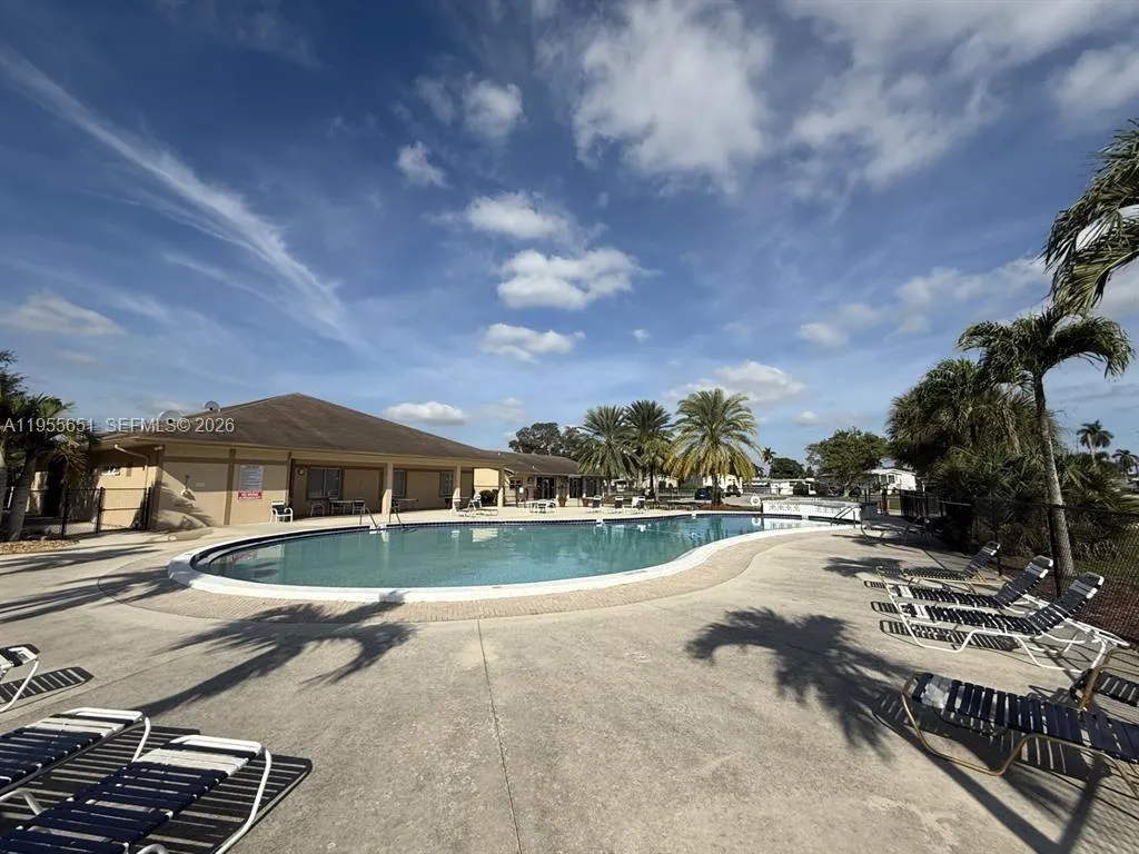 1981 Sw 83rd Ave, Davie, Florida 33324, Davie, Florida 33324, 2 Bedrooms Bedrooms, ,2 BathroomsBathrooms,Residential,For Sale,1981 Sw 83rd Ave, Davie, Florida 33324,A11955651