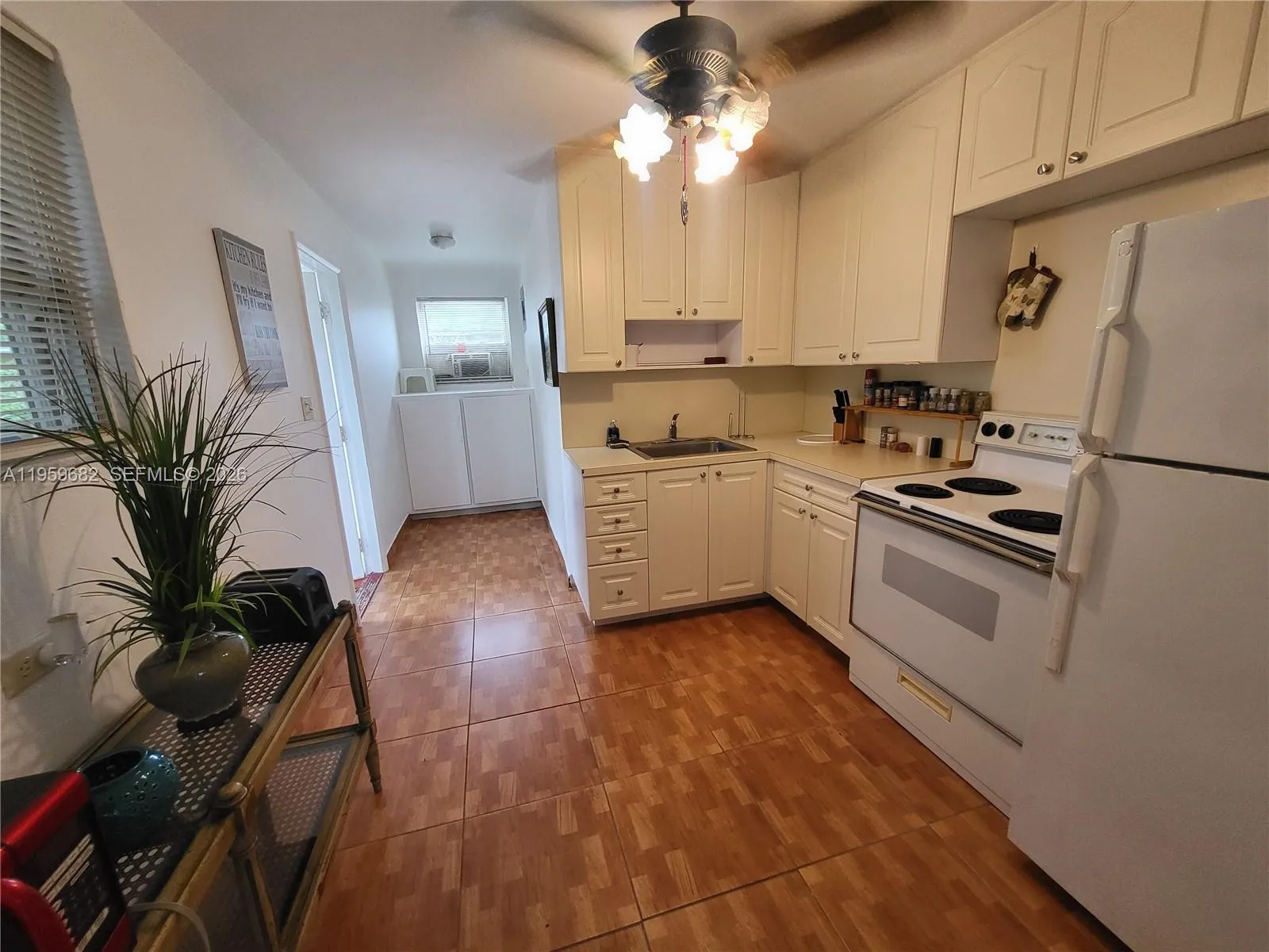 Dania Beach, Florida 33004, 1 Bedroom Bedrooms, ,1 BathroomBathrooms,Residential Lease,For Rent,A11959682