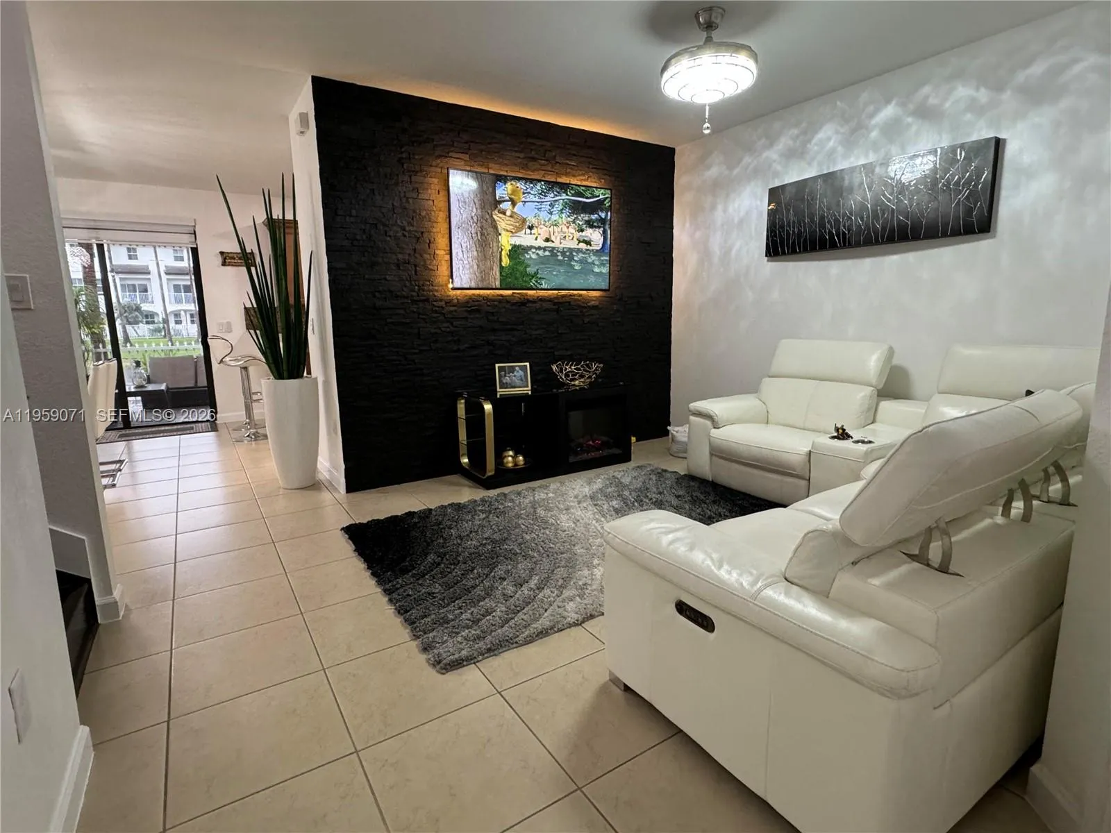 8905 Nw 98th Ave 8905, Doral, Florida 33178, Doral, Florida 33178, 3 Bedrooms Bedrooms, ,2 BathroomsBathrooms,Residential Lease,For Rent,8905 Nw 98th Ave 8905, Doral, Florida 33178,A11959071