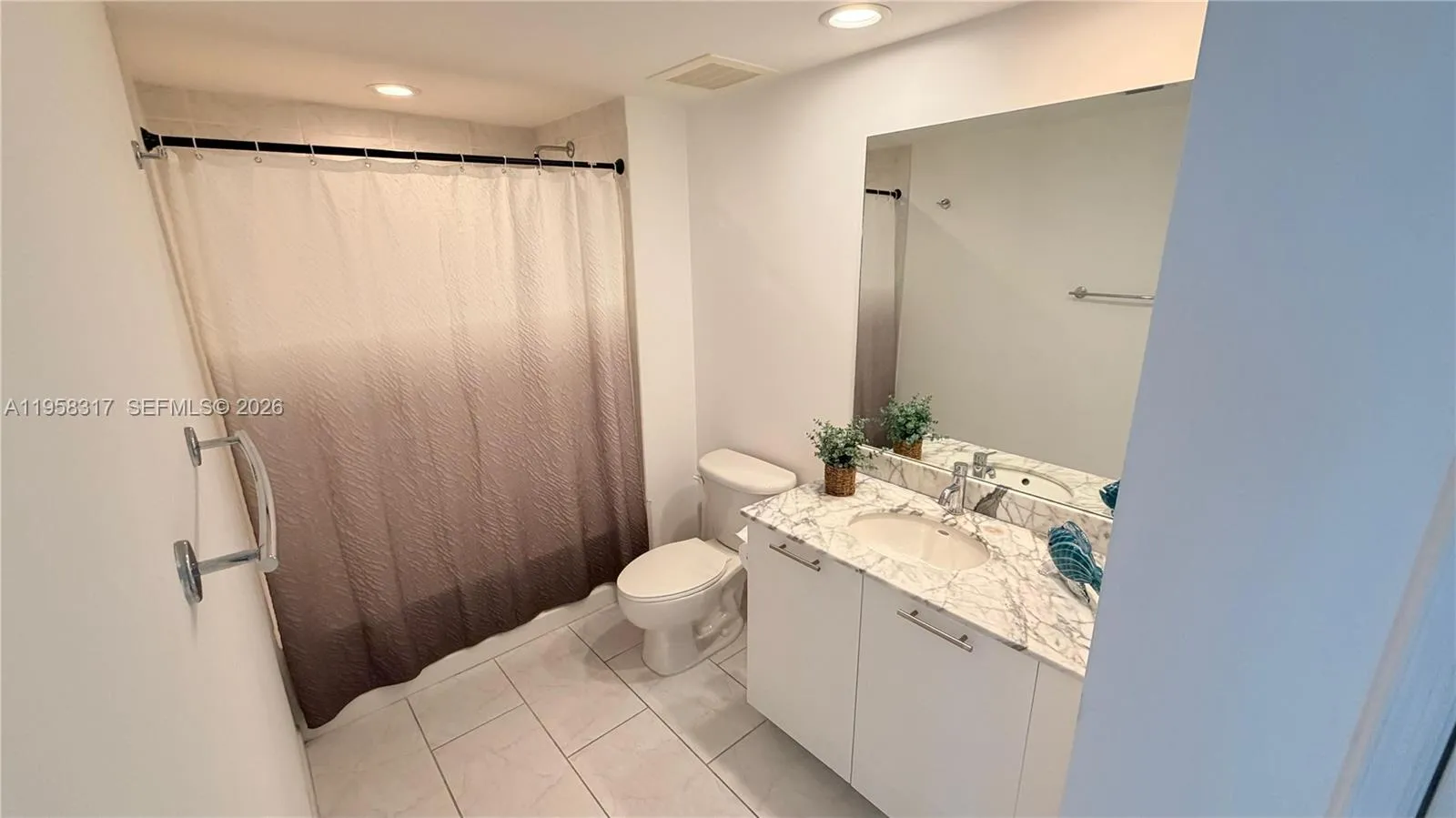 951 Brickell Ave 3509, Miami, Florida 33131, Miami, Florida 33131, 1 Bedroom Bedrooms, ,1 BathroomBathrooms,Residential Lease,For Rent,951 Brickell Ave 3509, Miami, Florida 33131,A11958317