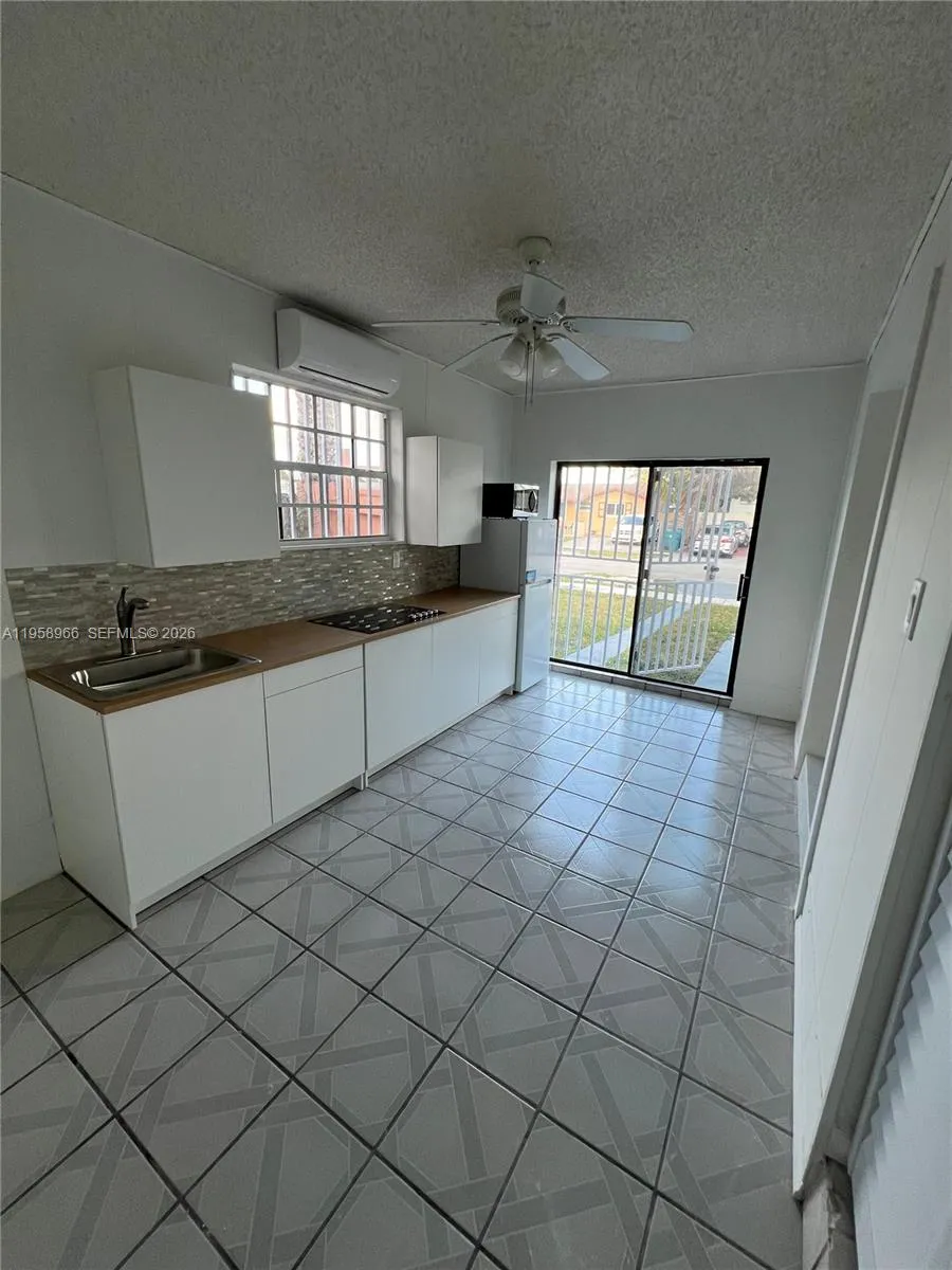 20120 Sw 112th Ct B, Miami, Florida 33189, Miami, Florida 33189, 1 Bedroom Bedrooms, ,1 BathroomBathrooms,Residential Lease,For Rent,20120 Sw 112th Ct B, Miami, Florida 33189,A11958966
