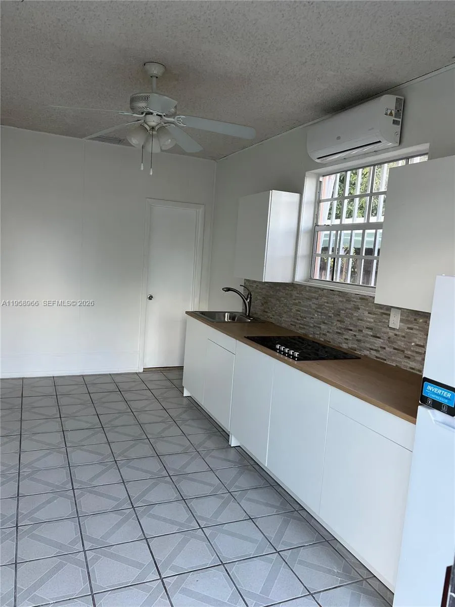 20120 Sw 112th Ct B, Miami, Florida 33189, Miami, Florida 33189, 1 Bedroom Bedrooms, ,1 BathroomBathrooms,Residential Lease,For Rent,20120 Sw 112th Ct B, Miami, Florida 33189,A11958966