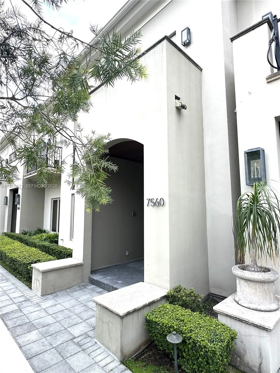 7560 Sw 56th Ct, Miami, Florida 33143, Miami, Florida 33143, 3 Bedrooms Bedrooms, ,4 BathroomsBathrooms,Residential Lease,For Rent,7560 Sw 56th Ct, Miami, Florida 33143,A11958671