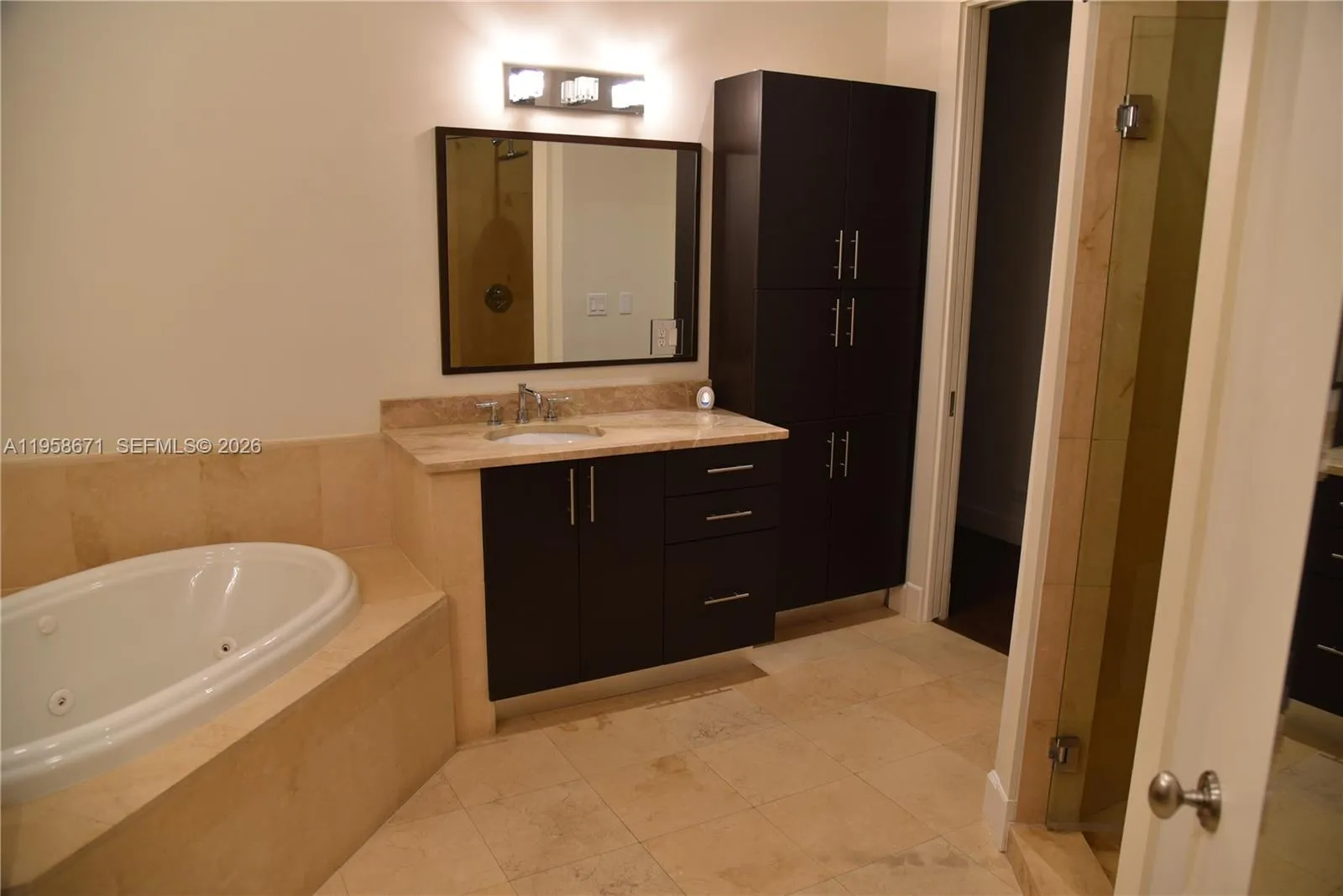 7560 Sw 56th Ct, Miami, Florida 33143, Miami, Florida 33143, 3 Bedrooms Bedrooms, ,4 BathroomsBathrooms,Residential Lease,For Rent,7560 Sw 56th Ct, Miami, Florida 33143,A11958671