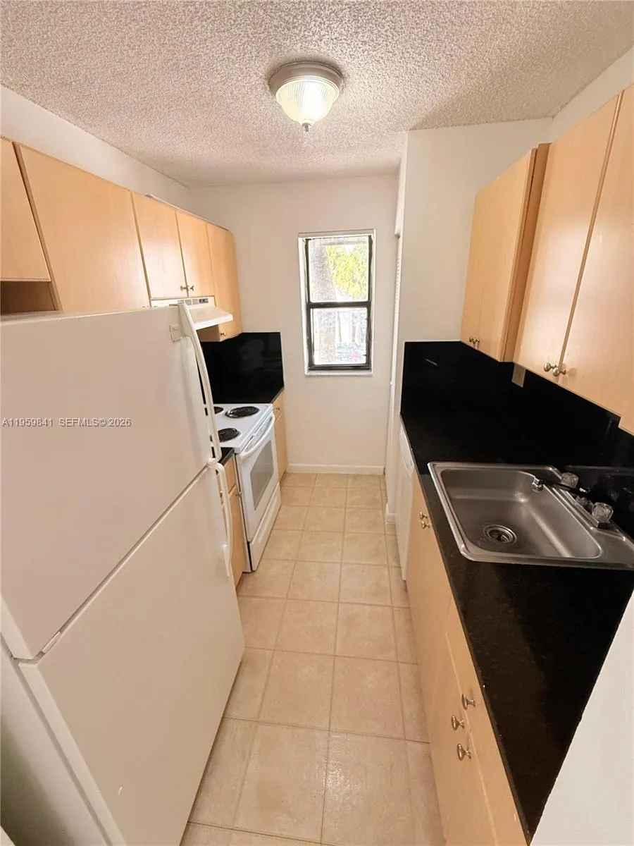 Hialeah, Florida 33015, 1 Bedroom Bedrooms, ,1 BathroomBathrooms,Residential Lease,For Rent,A11959841