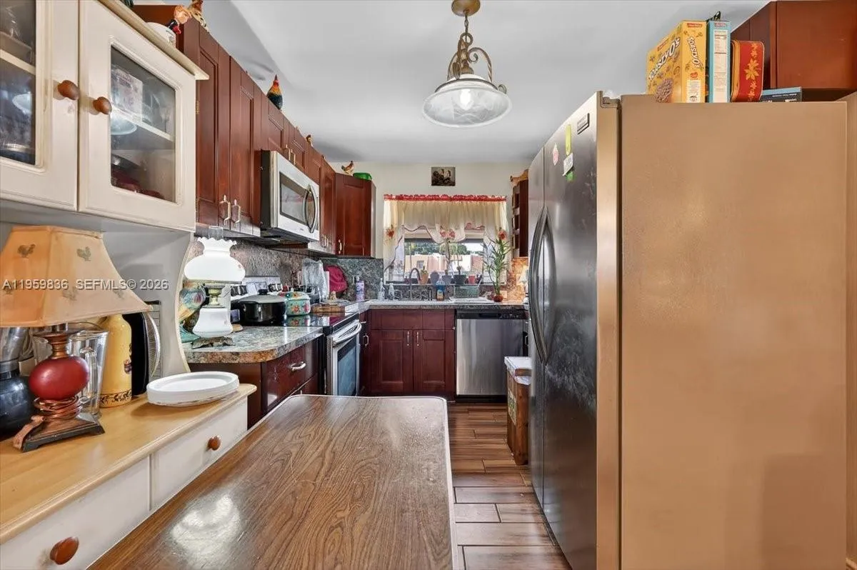 9125 Limetree Ln 168, Pembroke Pines, Florida 3302, Pembroke Pines, Florida 33024, 3 Bedrooms Bedrooms, ,2 BathroomsBathrooms,Residential,For Sale,9125 Limetree Ln 168, Pembroke Pines, Florida 3302,A11959836