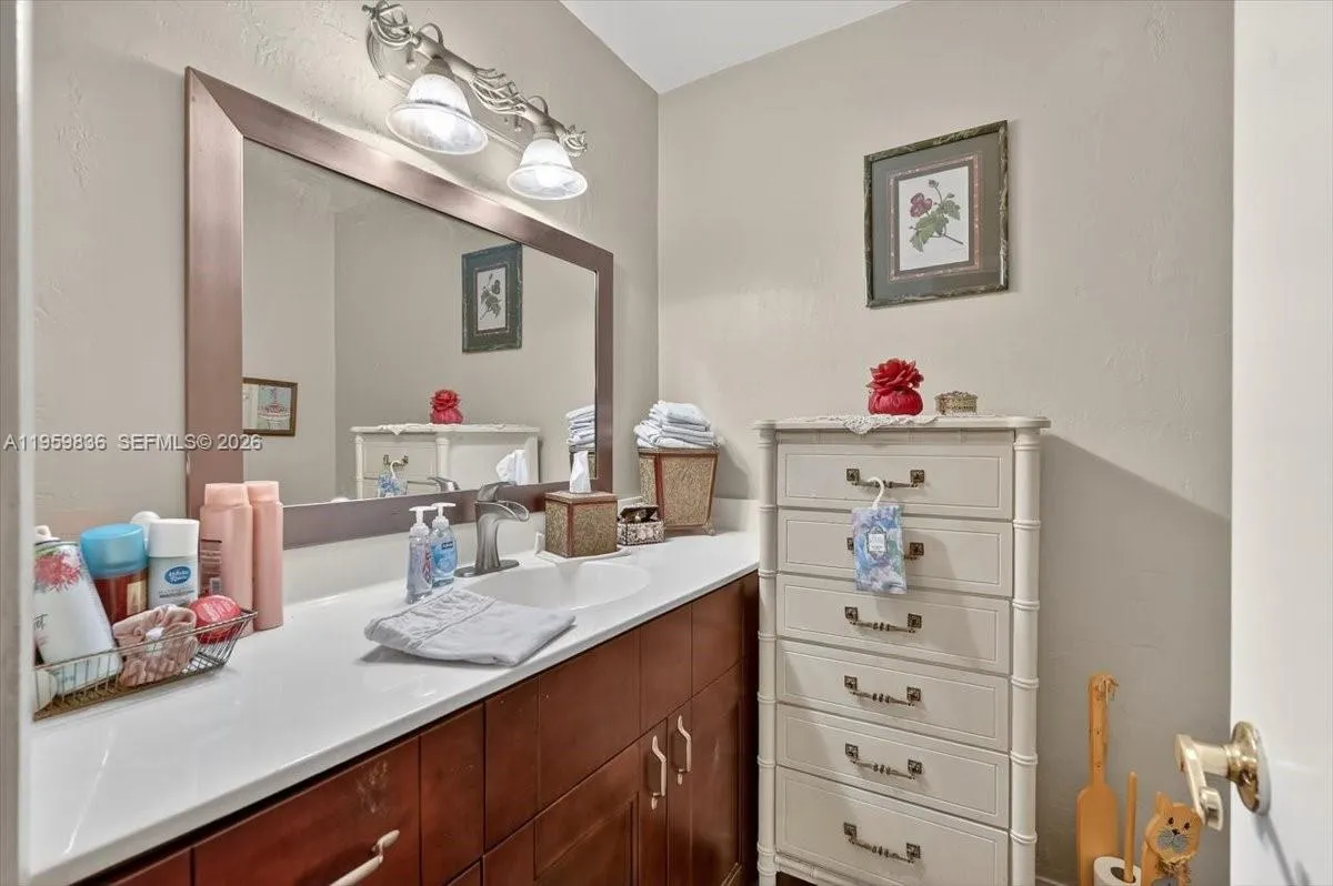 9125 Limetree Ln 168, Pembroke Pines, Florida 3302, Pembroke Pines, Florida 33024, 3 Bedrooms Bedrooms, ,2 BathroomsBathrooms,Residential,For Sale,9125 Limetree Ln 168, Pembroke Pines, Florida 3302,A11959836