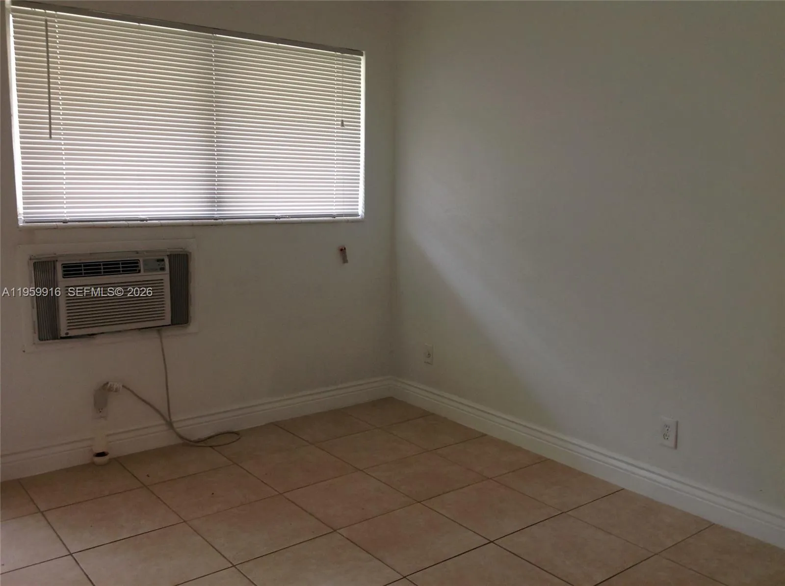 280 Sw 11th Ave 5, Hallandale Beach, Florida 33009, Hallandale Beach, Florida 33009, 1 Bedroom Bedrooms, ,1 BathroomBathrooms,Residential Lease,For Rent,280 Sw 11th Ave 5, Hallandale Beach, Florida 33009,A11959916