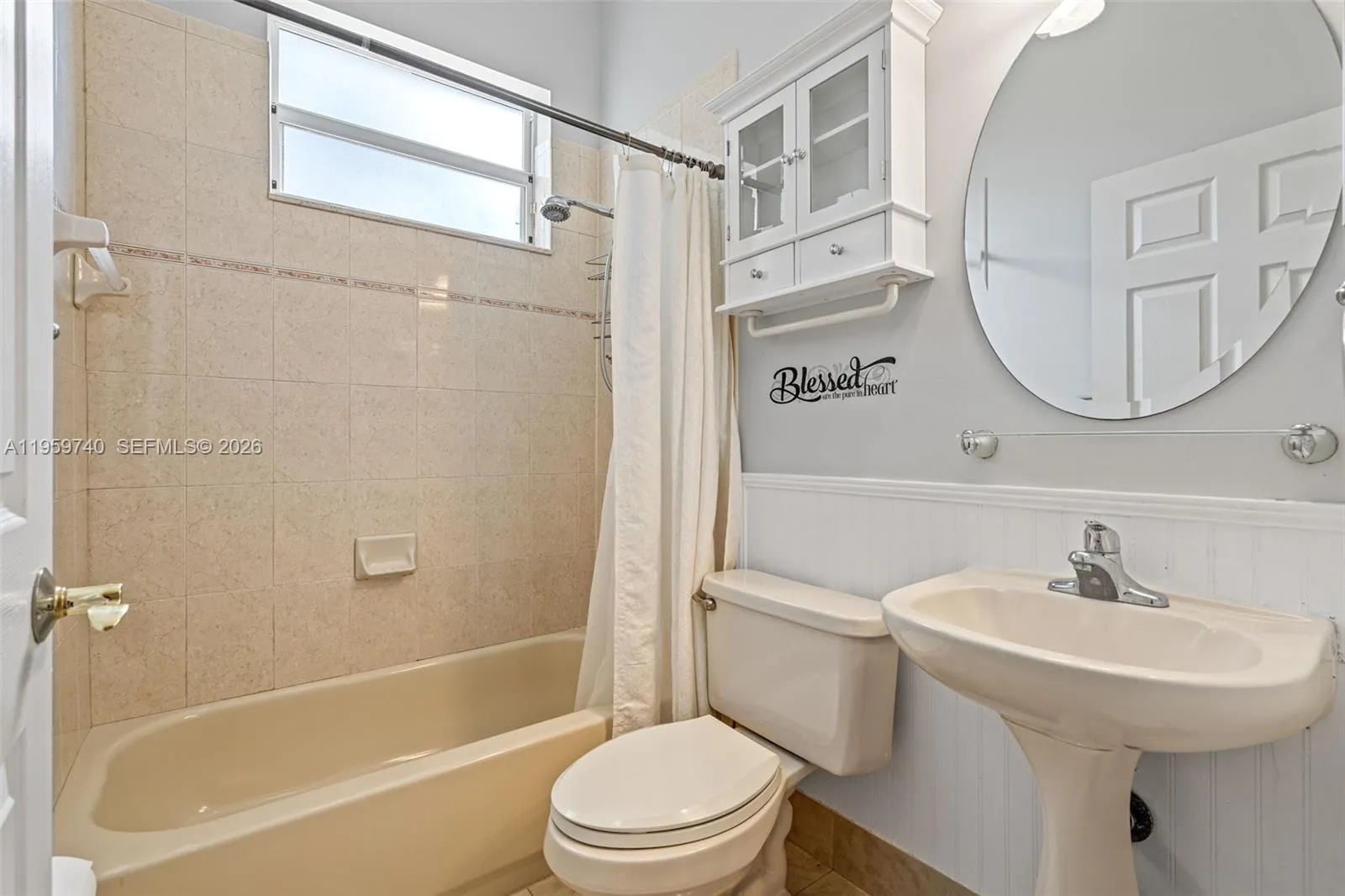 2570 Se 4th Pl, Homestead, Florida 33033, Homestead, Florida 33033, 4 Bedrooms Bedrooms, ,3 BathroomsBathrooms,Residential,For Sale,2570 Se 4th Pl, Homestead, Florida 33033,A11959740