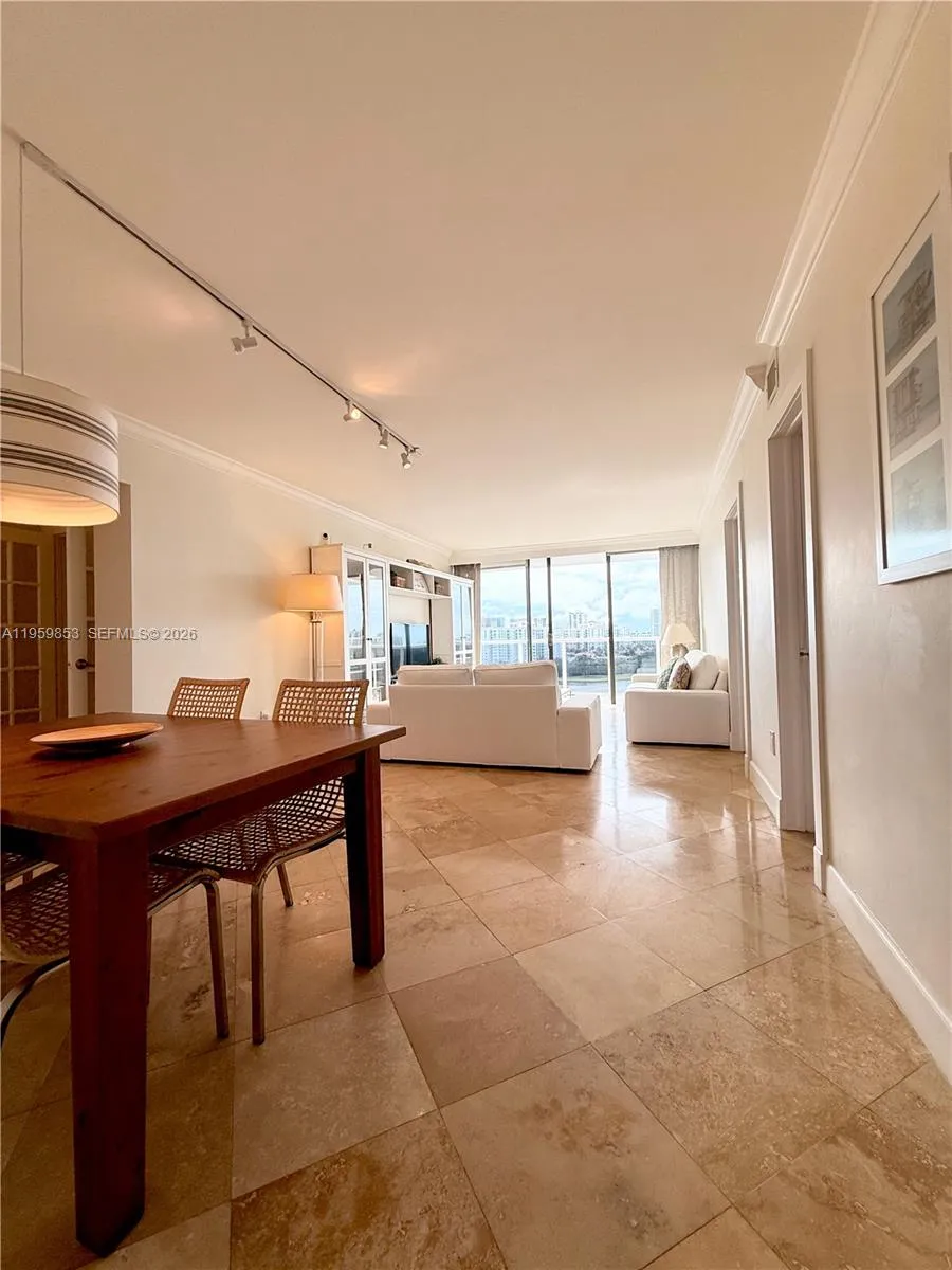 Aventura, Florida 33180, 2 Bedrooms Bedrooms, ,2 BathroomsBathrooms,Residential Lease,For Rent,A11959853