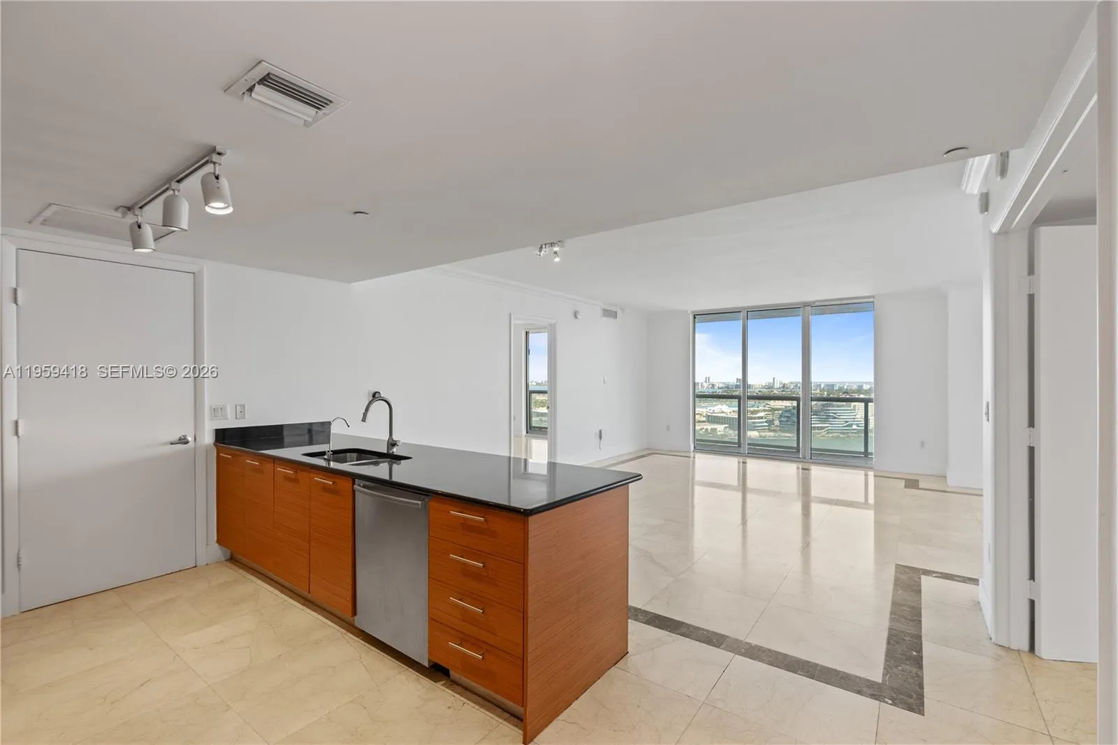 50 Biscayne Blvd 3010, Miami, Florida 33132, Miami, Florida 33132, 3 Bedrooms Bedrooms, ,2 BathroomsBathrooms,Residential Lease,For Rent,50 Biscayne Blvd 3010, Miami, Florida 33132,A11959418