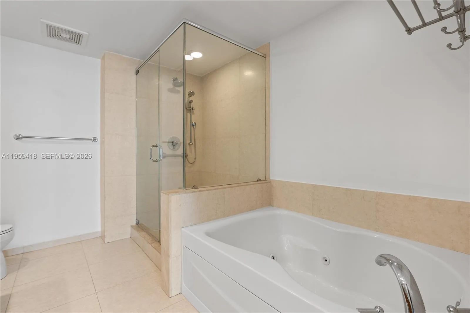 50 Biscayne Blvd 3010, Miami, Florida 33132, Miami, Florida 33132, 3 Bedrooms Bedrooms, ,2 BathroomsBathrooms,Residential Lease,For Rent,50 Biscayne Blvd 3010, Miami, Florida 33132,A11959418