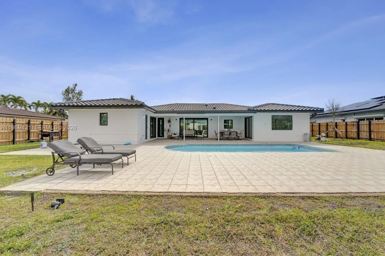 16653 Golfview Dr, Weston, Florida 33326, Weston, Florida 33326, 4 Bedrooms Bedrooms, ,3 BathroomsBathrooms,Residential,For Sale,16653 Golfview Dr, Weston, Florida 33326,A11959421
