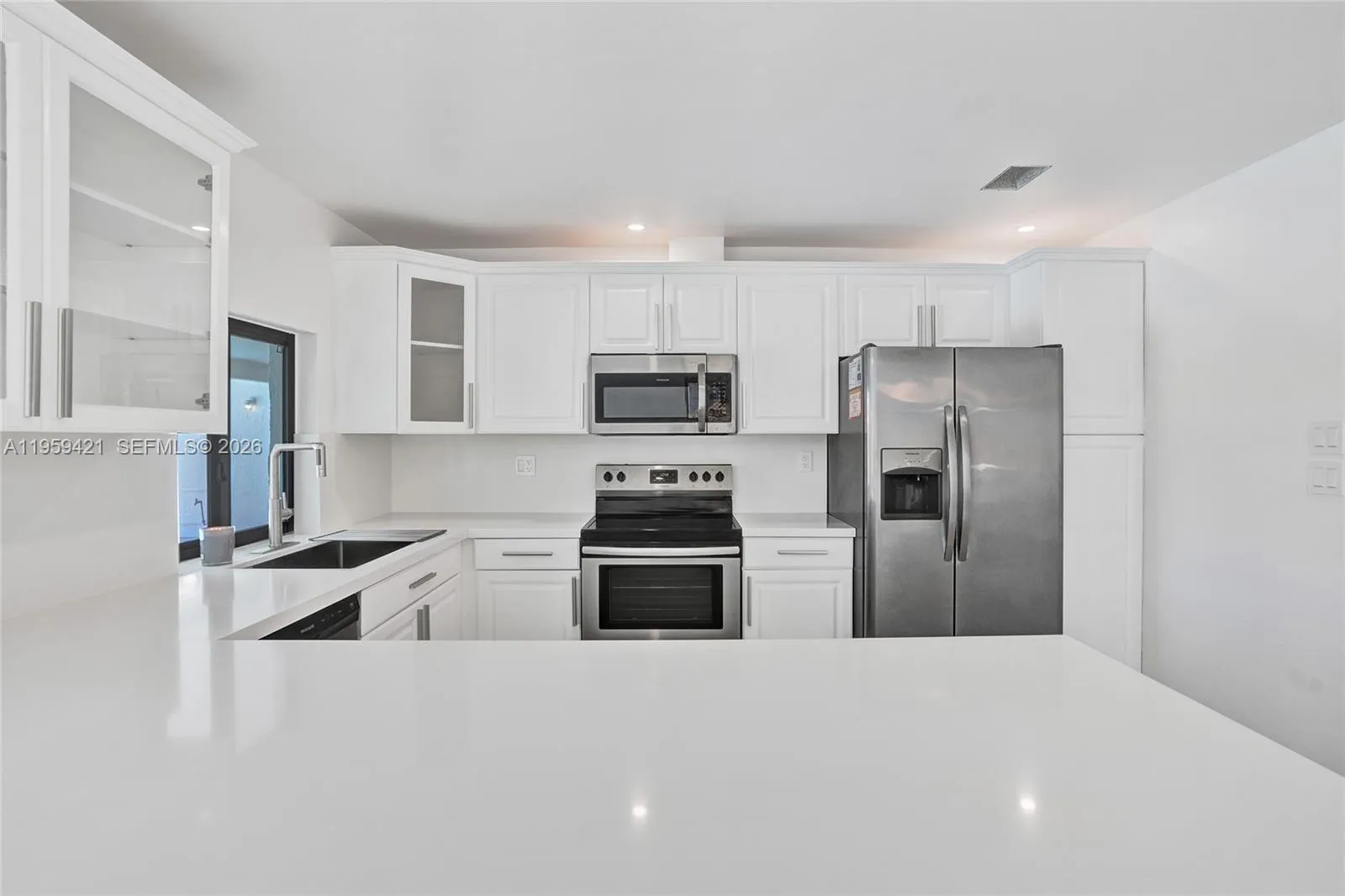 16653 Golfview Dr, Weston, Florida 33326, Weston, Florida 33326, 4 Bedrooms Bedrooms, ,3 BathroomsBathrooms,Residential,For Sale,16653 Golfview Dr, Weston, Florida 33326,A11959421