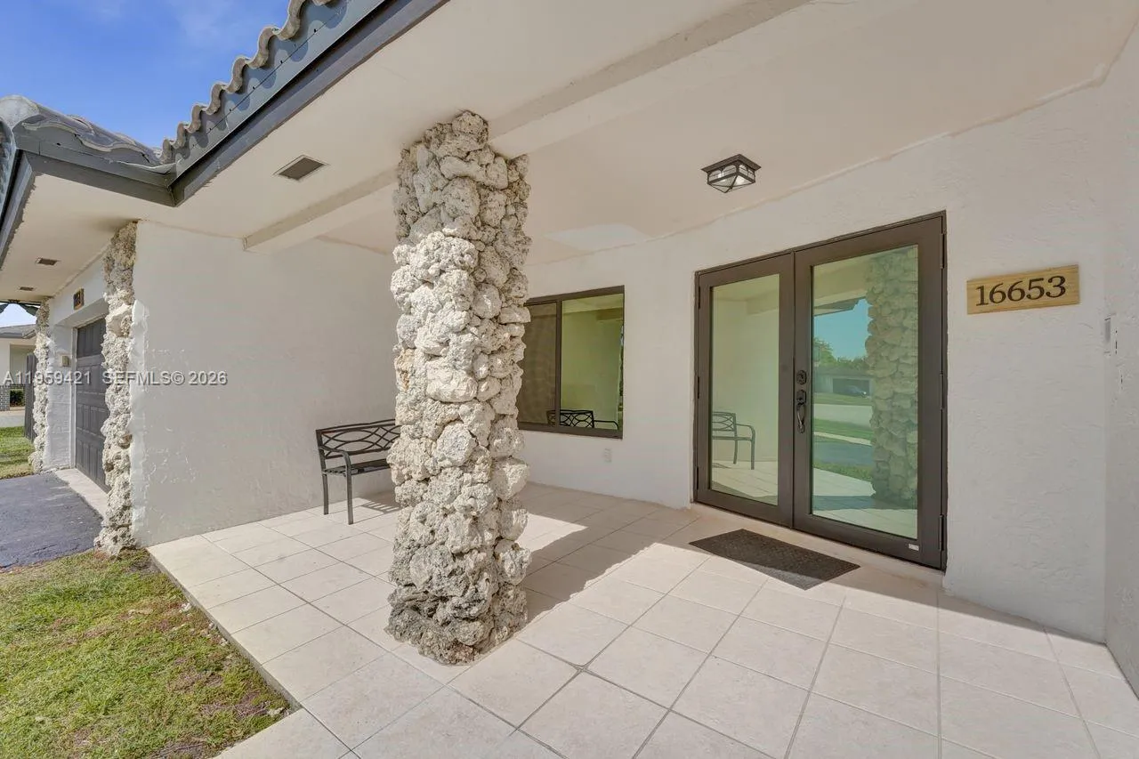 16653 Golfview Dr, Weston, Florida 33326, Weston, Florida 33326, 4 Bedrooms Bedrooms, ,3 BathroomsBathrooms,Residential,For Sale,16653 Golfview Dr, Weston, Florida 33326,A11959421