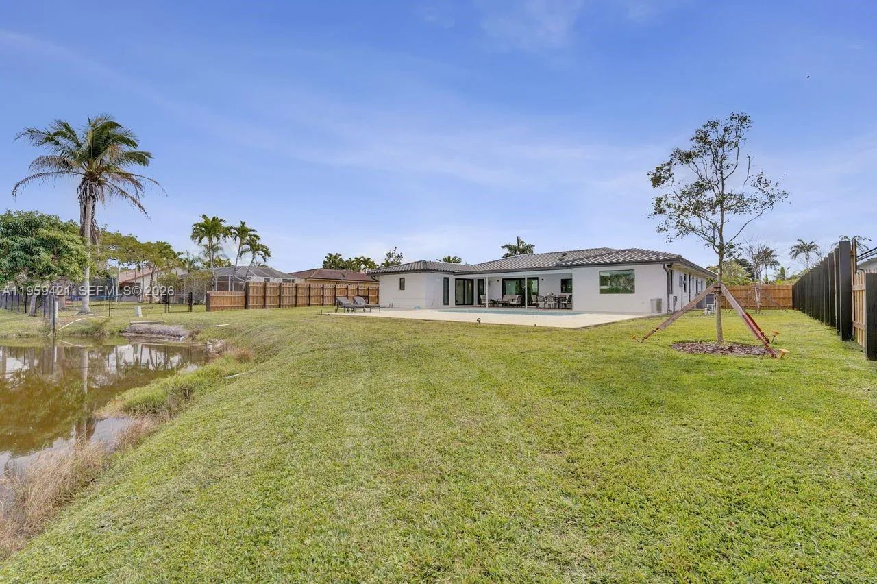 16653 Golfview Dr, Weston, Florida 33326, Weston, Florida 33326, 4 Bedrooms Bedrooms, ,3 BathroomsBathrooms,Residential,For Sale,16653 Golfview Dr, Weston, Florida 33326,A11959421