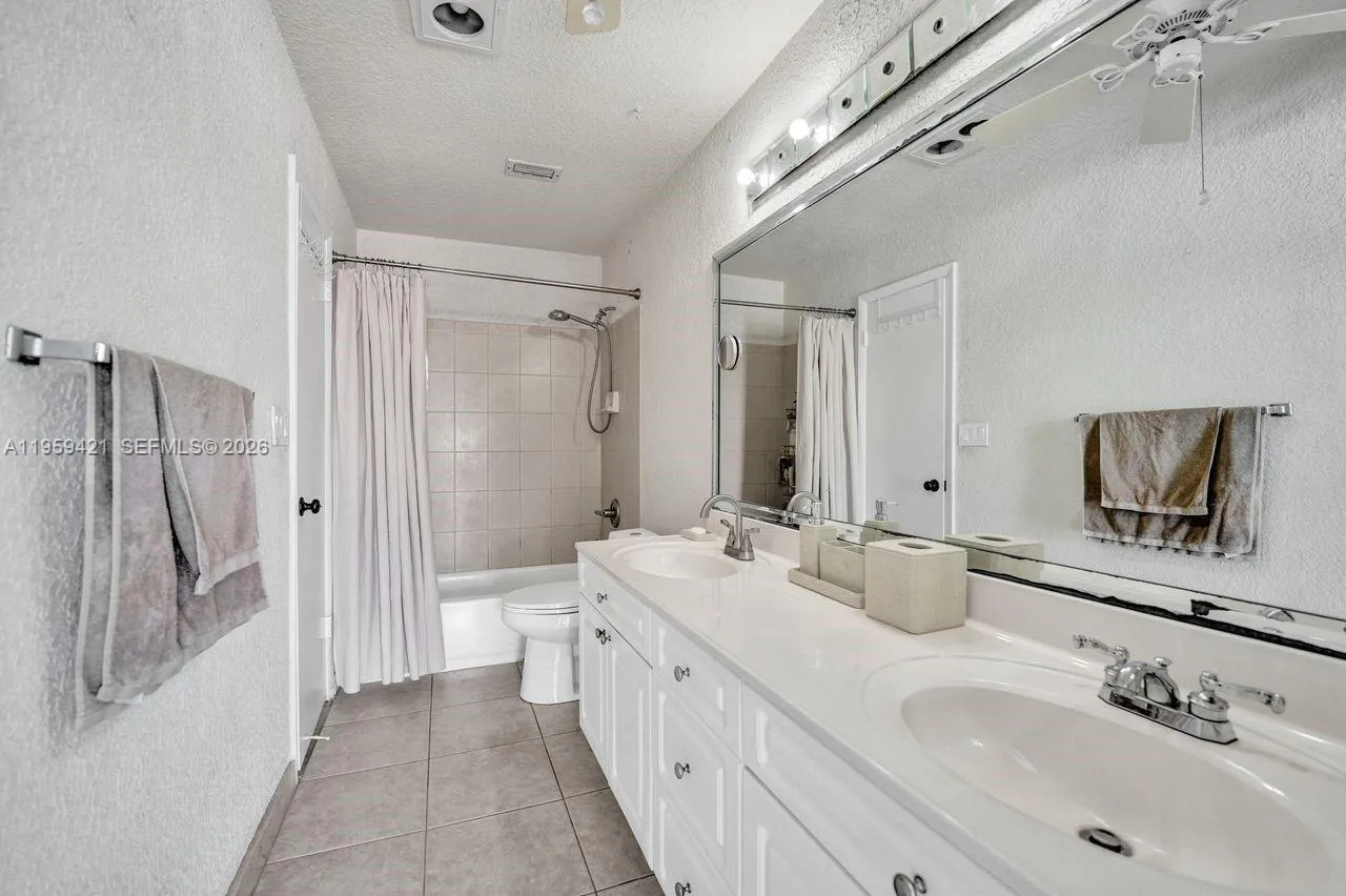 16653 Golfview Dr, Weston, Florida 33326, Weston, Florida 33326, 4 Bedrooms Bedrooms, ,3 BathroomsBathrooms,Residential,For Sale,16653 Golfview Dr, Weston, Florida 33326,A11959421