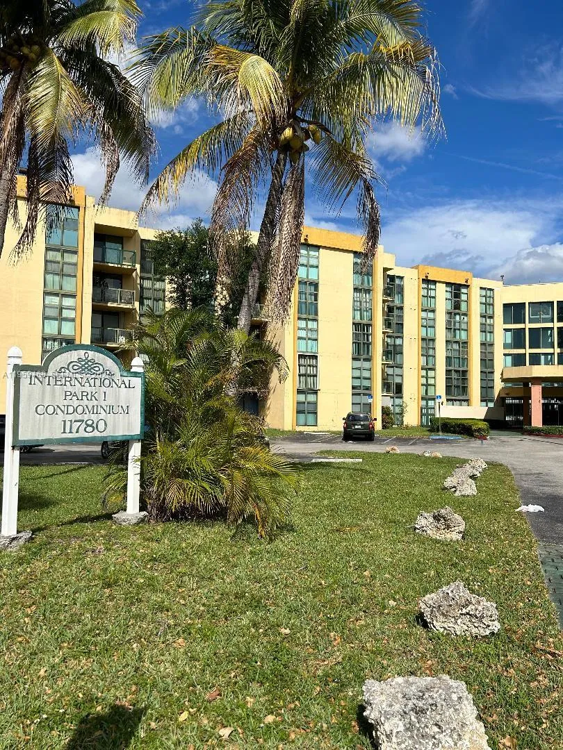 11780 Sw 18th St 202-2, Miami, Florida 33175, Miami, Florida 33175, 1 Bedroom Bedrooms, ,1 BathroomBathrooms,Residential Lease,For Rent,11780 Sw 18th St 202-2, Miami, Florida 33175,A11959468