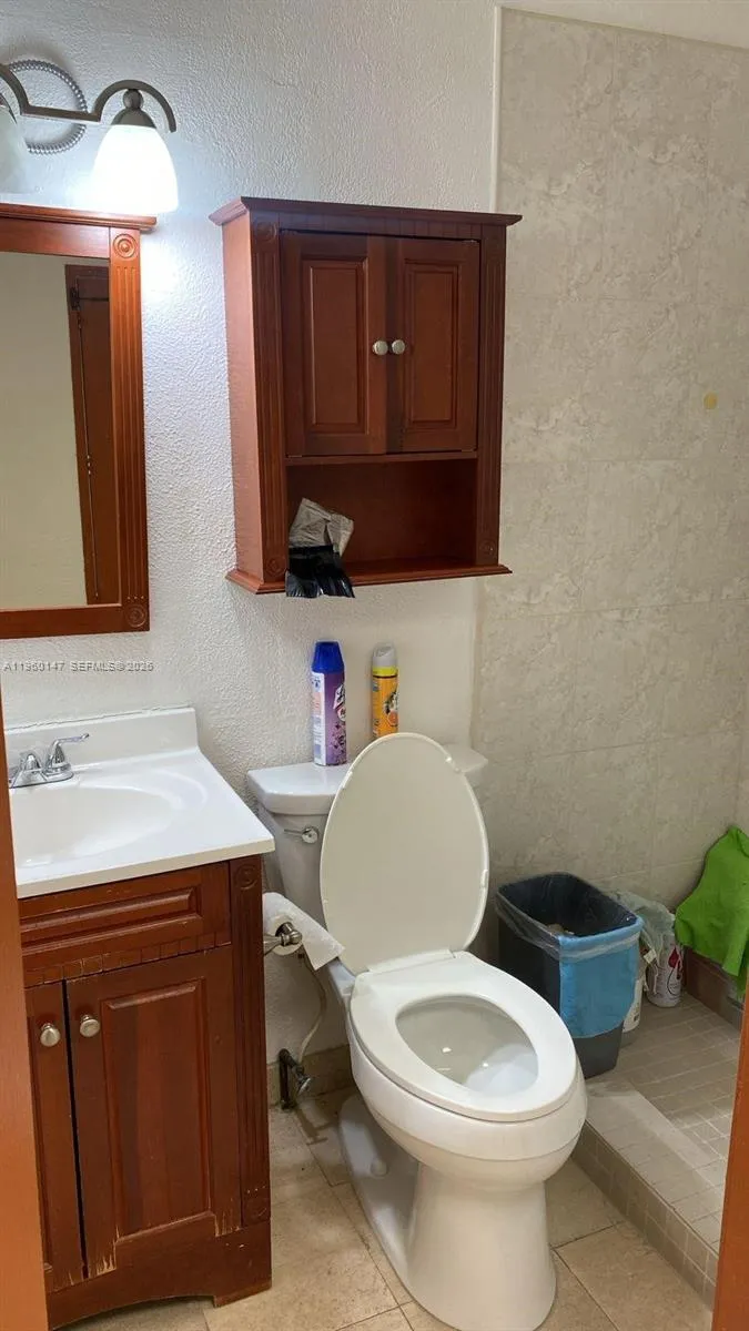 725 71st 2, Miami Beach, Florida 33141, Miami Beach, Florida 33141, ,Commercial Lease,For Rent,725 71st 2, Miami Beach, Florida 33141,A11960147