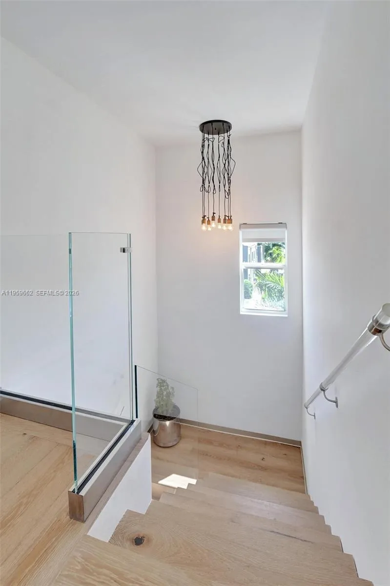 1617 Harrison St 3, Hollywood, Florida 33020, Hollywood, Florida 33020, 3 Bedrooms Bedrooms, ,2 BathroomsBathrooms,Residential,For Sale,1617 Harrison St 3, Hollywood, Florida 33020,A11959662