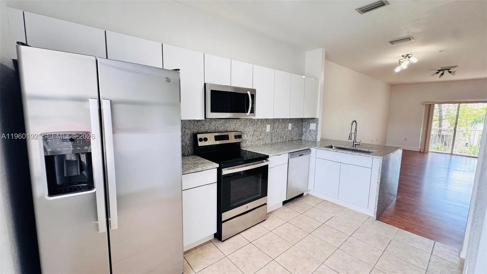 5610 Nw 114th Pl 205, Doral, Florida 33178, Doral, Florida 33178, 2 Bedrooms Bedrooms, ,2 BathroomsBathrooms,Residential Lease,For Rent,5610 Nw 114th Pl 205, Doral, Florida 33178,A11960192