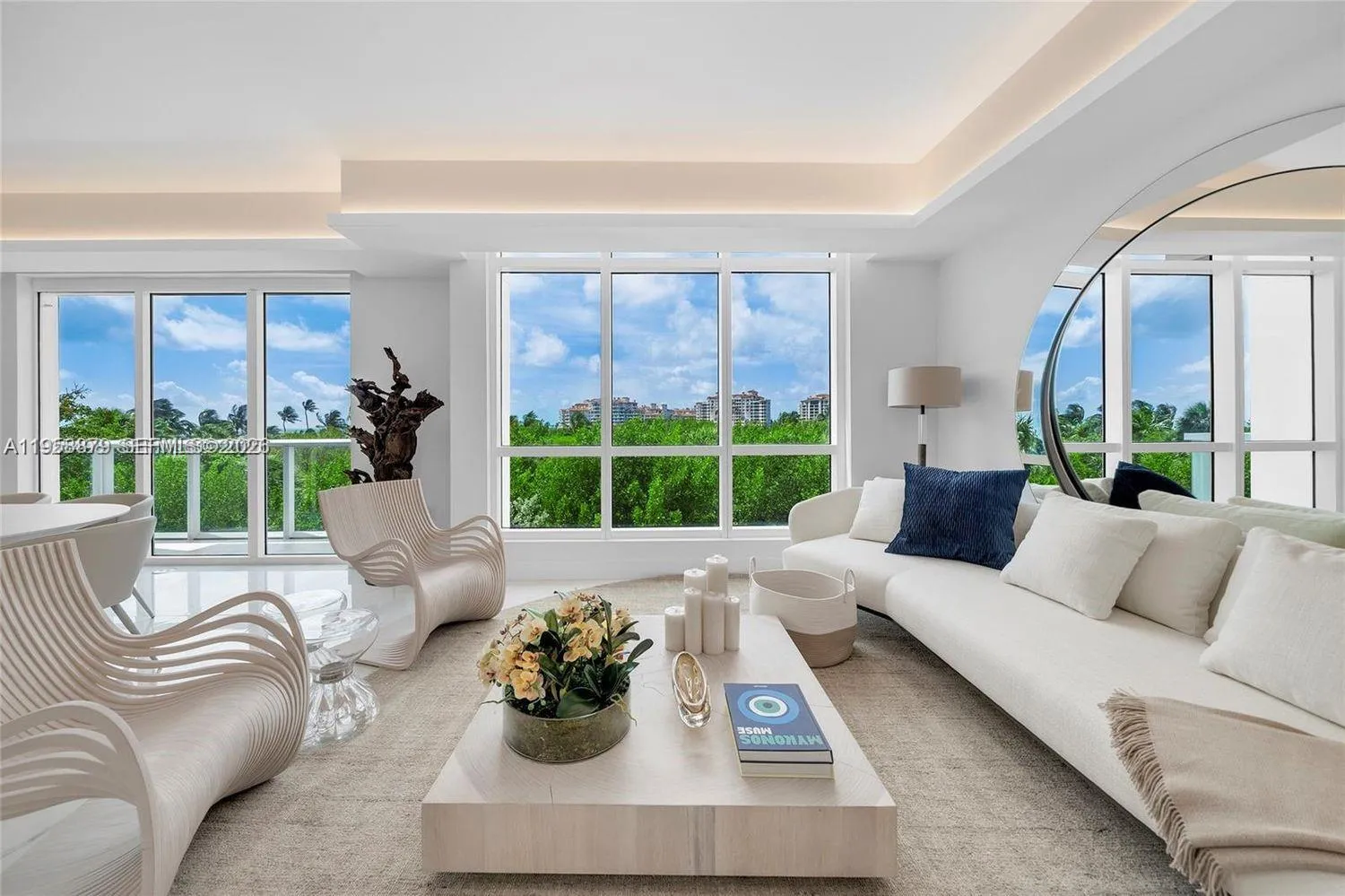 100 S Pointe Dr Th-13, Miami Beach, Florida 33139, Miami Beach, Florida 33139, 3 Bedrooms Bedrooms, ,3 BathroomsBathrooms,Residential Lease,For Rent,100 S Pointe Dr Th-13, Miami Beach, Florida 33139,A11958879
