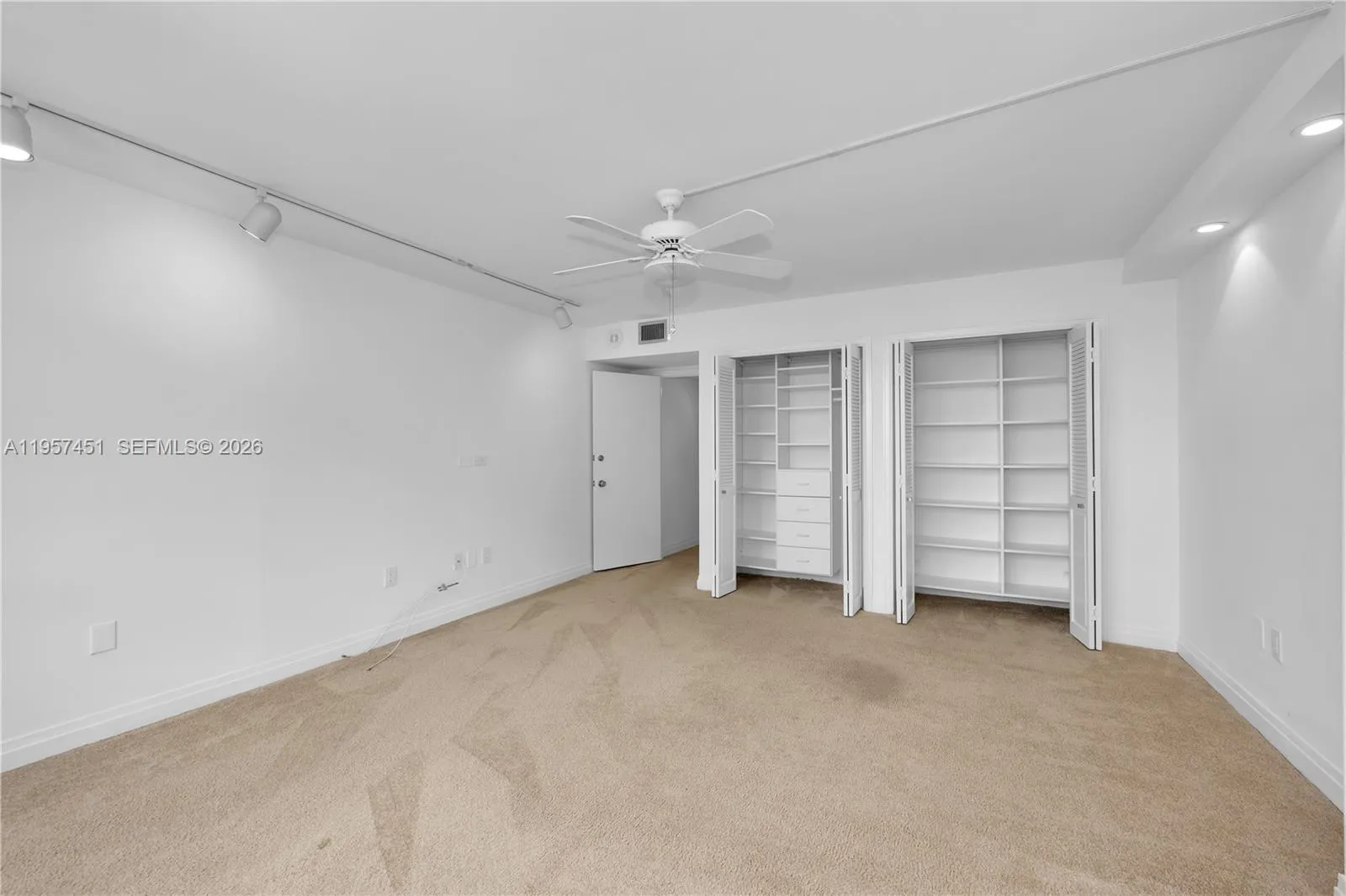 2 Grove Isle Dr B907, Miami, Florida 33133, Miami, Florida 33133, 2 Bedrooms Bedrooms, ,2 BathroomsBathrooms,Residential Lease,For Rent,2 Grove Isle Dr B907, Miami, Florida 33133,A11957451