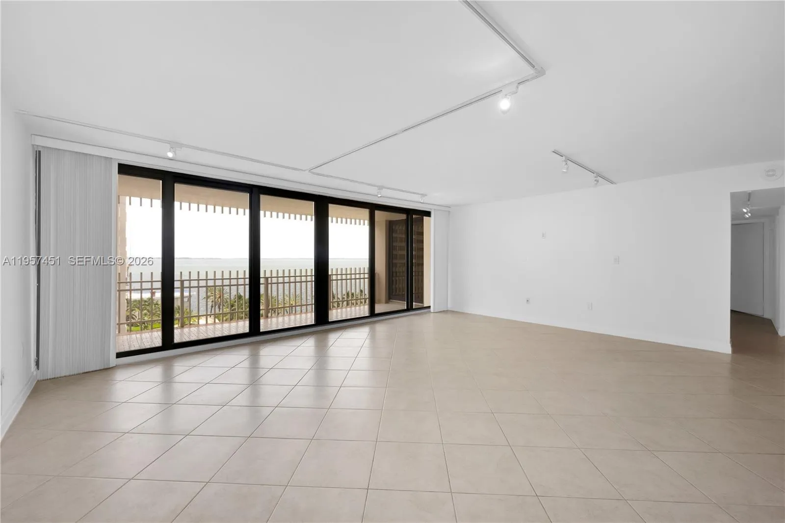 2 Grove Isle Dr B907, Miami, Florida 33133, Miami, Florida 33133, 2 Bedrooms Bedrooms, ,2 BathroomsBathrooms,Residential Lease,For Rent,2 Grove Isle Dr B907, Miami, Florida 33133,A11957451