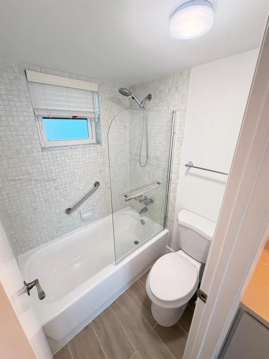 900 Colony Point Cir 505, Pembroke Pines, Florida, Pembroke Pines, Florida 3306, 1 Bedroom Bedrooms, 2 Rooms Rooms,1 BathroomBathrooms,Residential,For Sale,900 Colony Point Cir 505, Pembroke Pines, Florida ,A11960285