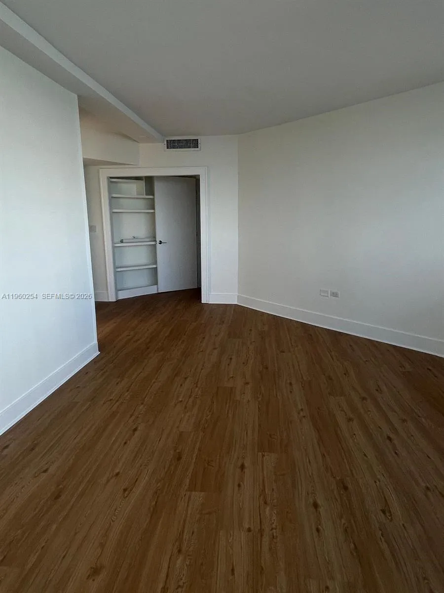 999 Brickell Bay Drive 1202, Miami, Florida 33131, Miami, Florida 33131, 2 Bedrooms Bedrooms, ,2 BathroomsBathrooms,Residential,For Sale,999 Brickell Bay Drive 1202, Miami, Florida 33131,A11960254