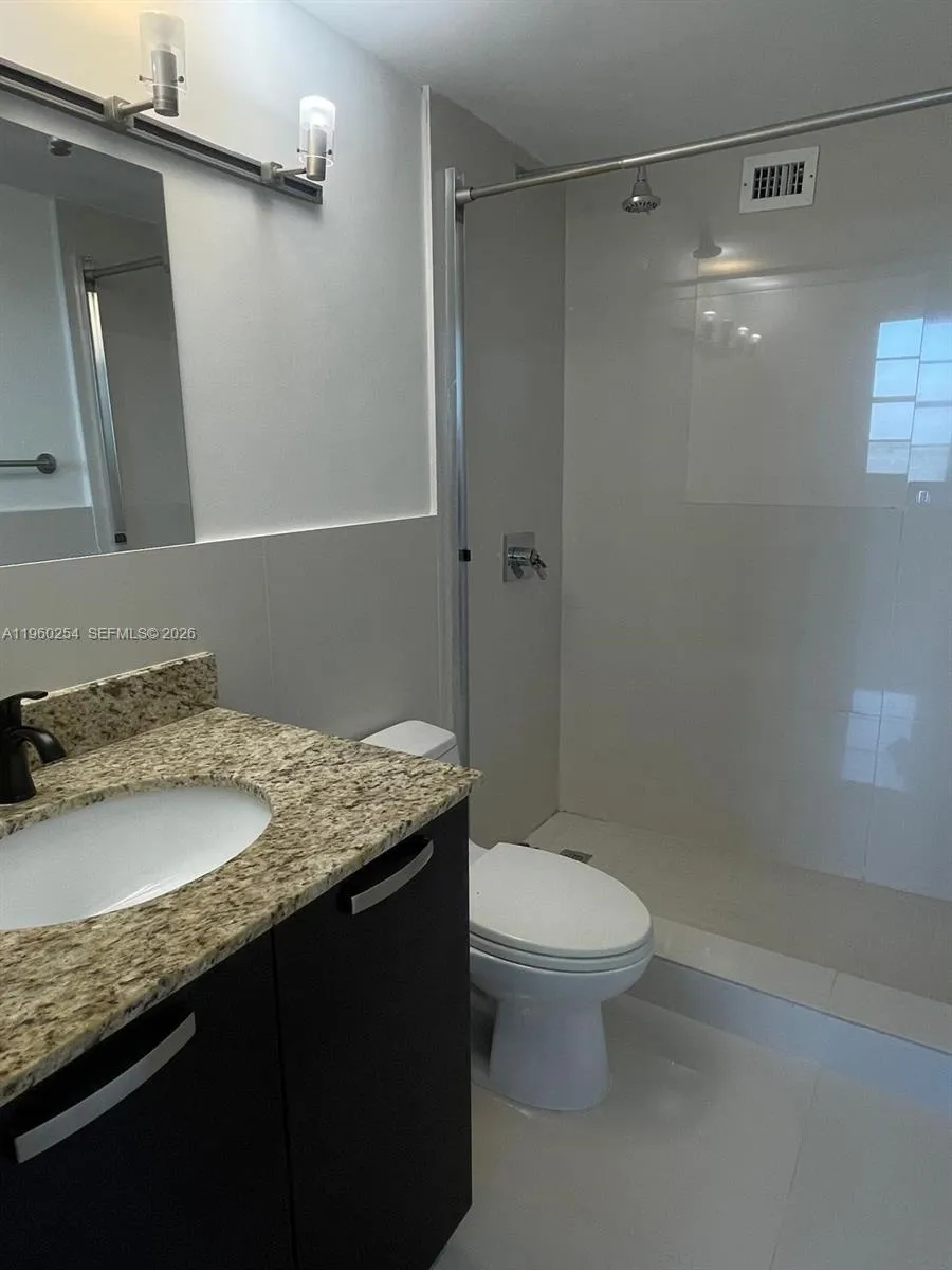 999 Brickell Bay Drive 1202, Miami, Florida 33131, Miami, Florida 33131, 2 Bedrooms Bedrooms, ,2 BathroomsBathrooms,Residential,For Sale,999 Brickell Bay Drive 1202, Miami, Florida 33131,A11960254