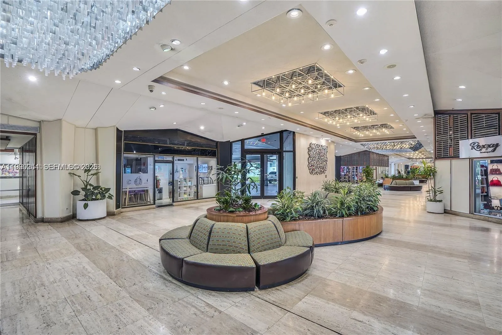 999 Brickell Bay Drive 1202, Miami, Florida 33131, Miami, Florida 33131, 2 Bedrooms Bedrooms, ,2 BathroomsBathrooms,Residential,For Sale,999 Brickell Bay Drive 1202, Miami, Florida 33131,A11960254