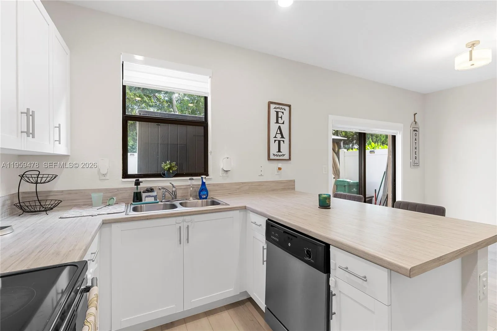 Hialeah, Florida 33018, 3 Bedrooms Bedrooms, ,2 BathroomsBathrooms,Residential,For Sale,A11959478