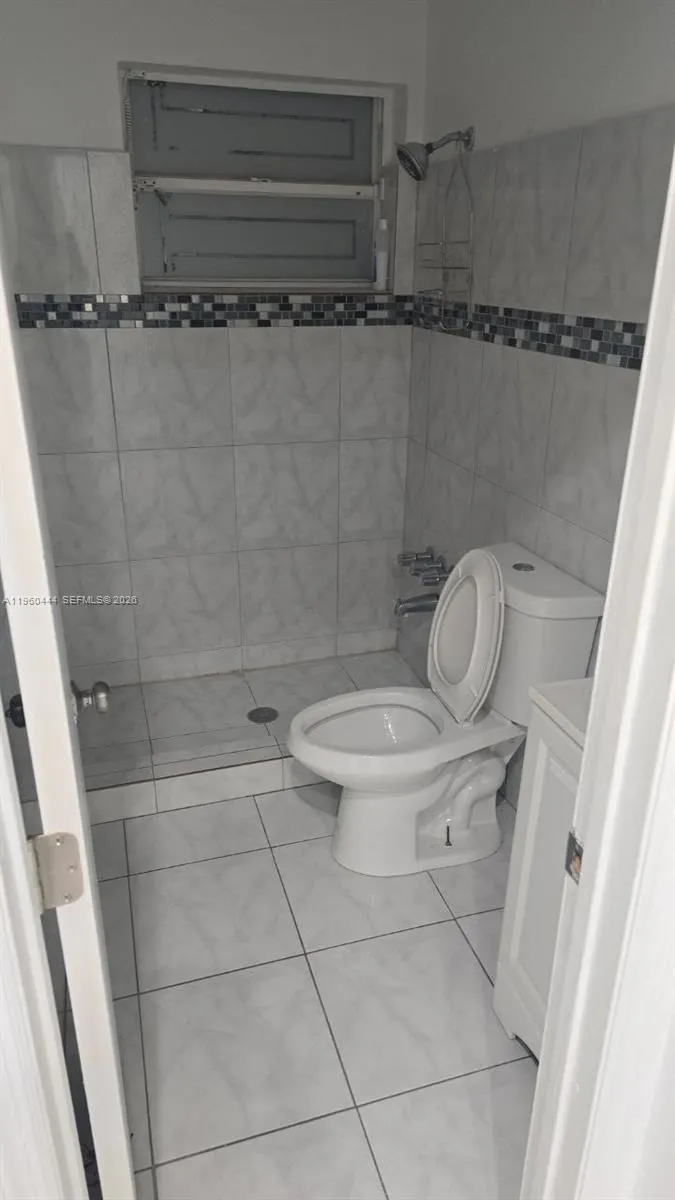 Miami Beach, Florida 33139, ,Commercial Lease,For Rent,A11960444