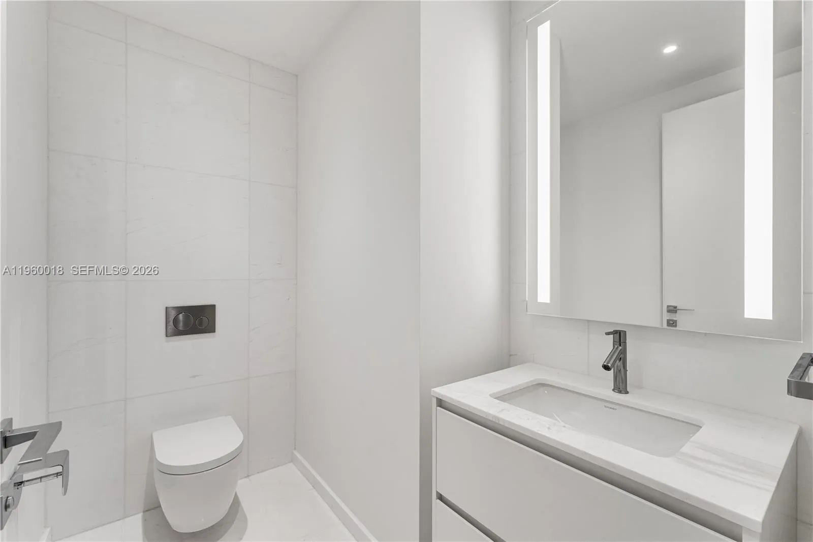 300 Biscayne Blvd Way 2009, Miami, Florida 33131, Miami, Florida 33131, 2 Bedrooms Bedrooms, ,2 BathroomsBathrooms,Residential,For Sale,300 Biscayne Blvd Way 2009, Miami, Florida 33131,A11960018