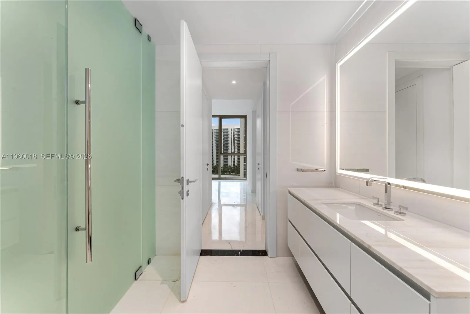 300 Biscayne Blvd Way 2009, Miami, Florida 33131, Miami, Florida 33131, 2 Bedrooms Bedrooms, ,2 BathroomsBathrooms,Residential,For Sale,300 Biscayne Blvd Way 2009, Miami, Florida 33131,A11960018