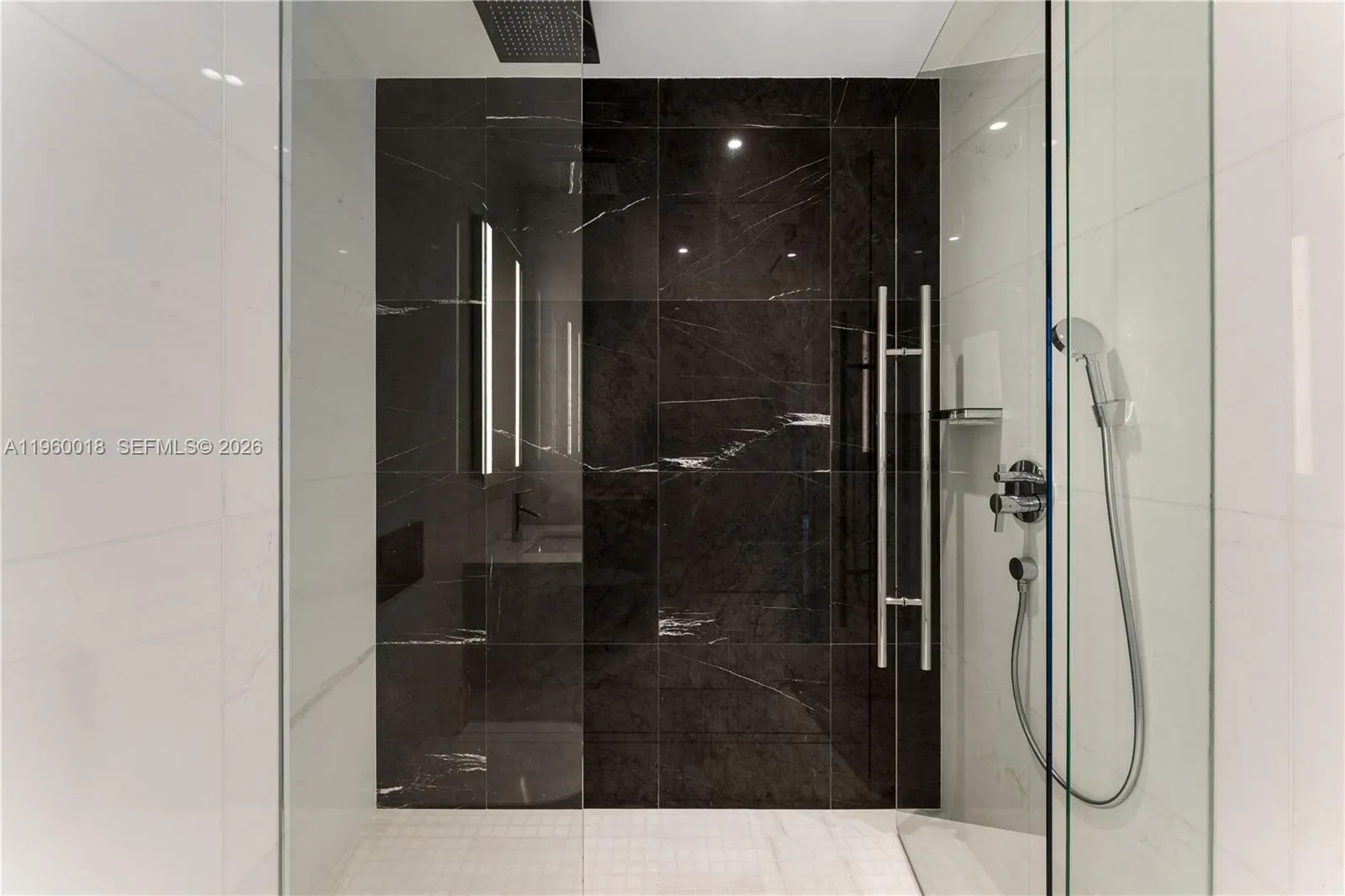 300 Biscayne Blvd Way 2009, Miami, Florida 33131, Miami, Florida 33131, 2 Bedrooms Bedrooms, ,2 BathroomsBathrooms,Residential,For Sale,300 Biscayne Blvd Way 2009, Miami, Florida 33131,A11960018