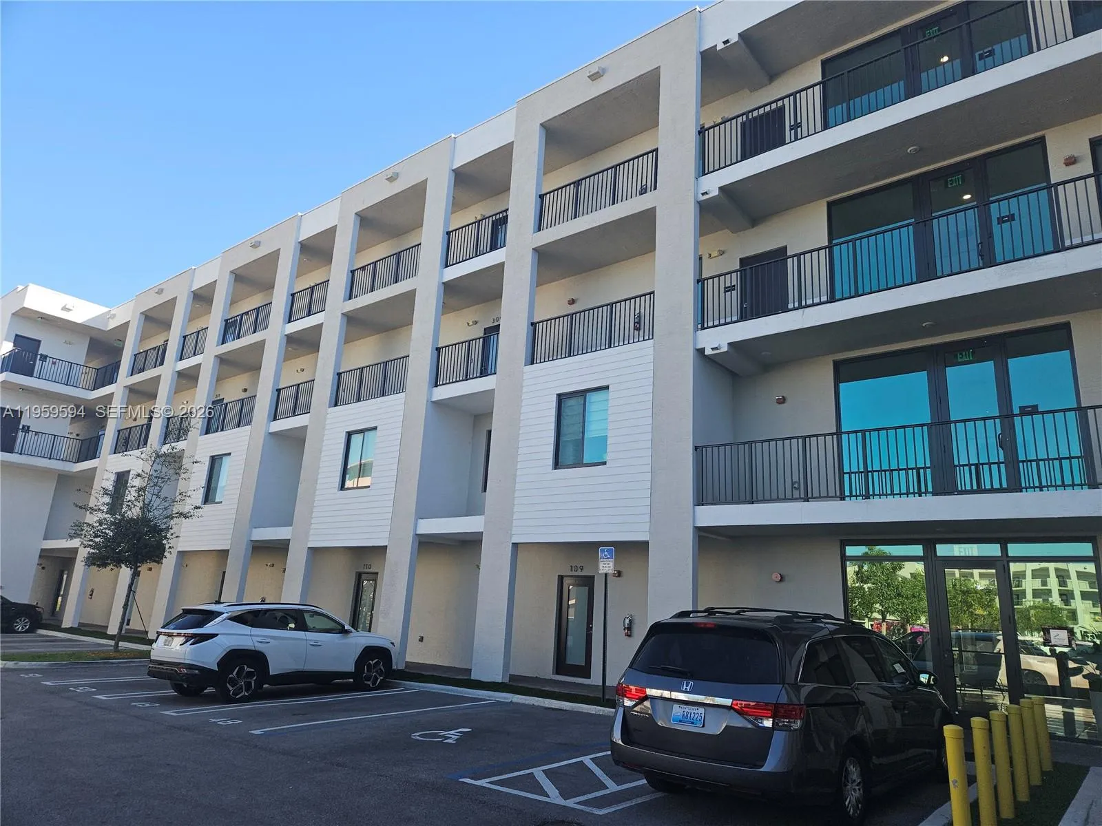 8001 Nw 41st St F-206, Doral, Florida 33166, Doral, Florida 33166, 3 Bedrooms Bedrooms, ,2 BathroomsBathrooms,Residential Lease,For Rent,8001 Nw 41st St F-206, Doral, Florida 33166,A11959594