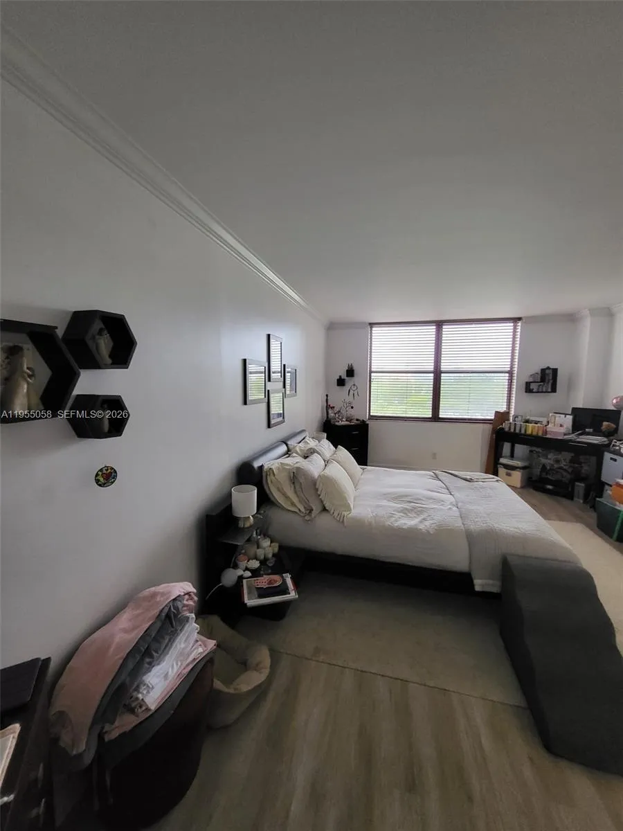 Aventura, Florida 33160, 2 Bedrooms Bedrooms, ,2 BathroomsBathrooms,Residential Lease,For Rent,A11955058