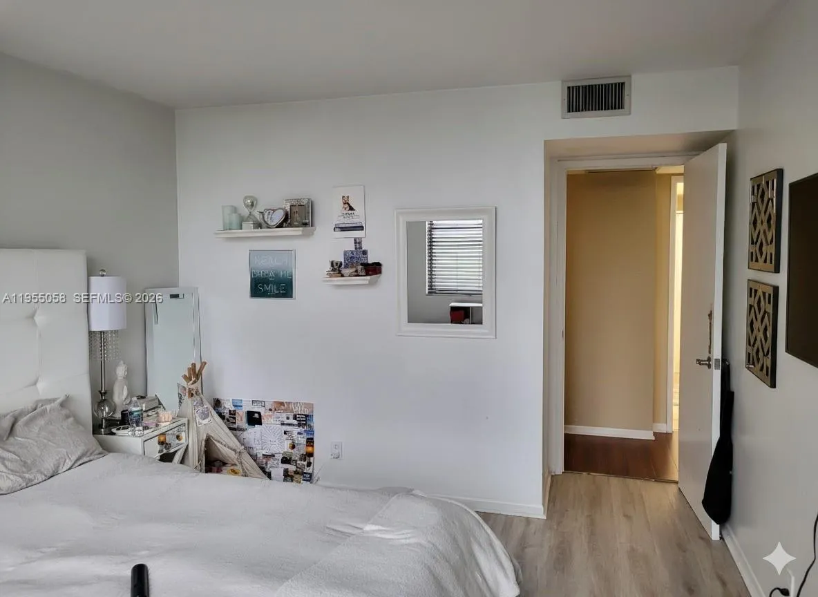 Aventura, Florida 33160, 2 Bedrooms Bedrooms, ,2 BathroomsBathrooms,Residential Lease,For Rent,A11955058