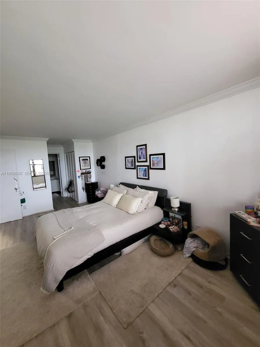 Aventura, Florida 33160, 2 Bedrooms Bedrooms, ,2 BathroomsBathrooms,Residential Lease,For Rent,A11955058