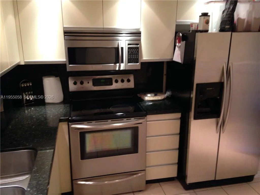 Aventura, Florida 33160, 2 Bedrooms Bedrooms, ,2 BathroomsBathrooms,Residential Lease,For Rent,A11955058