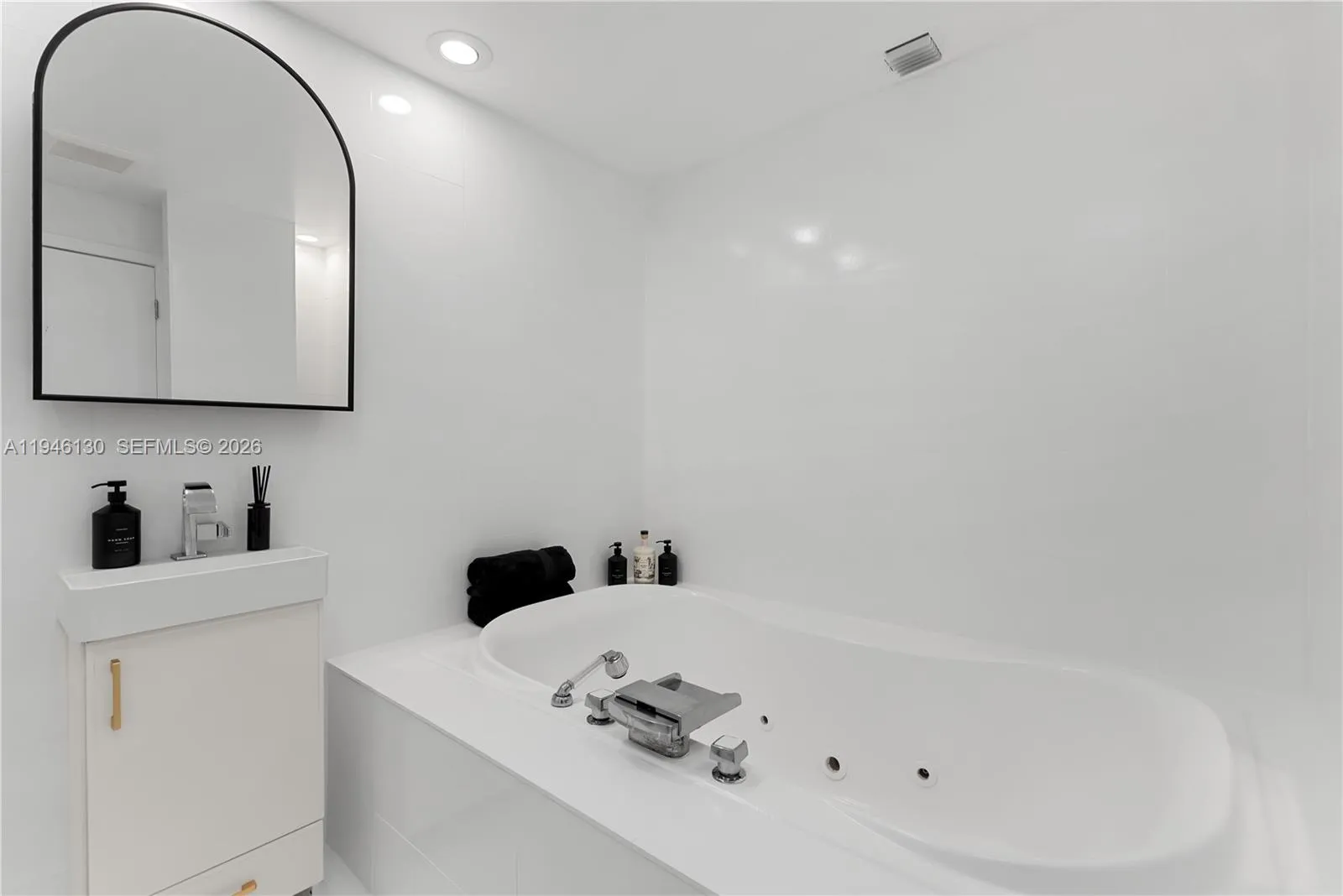 770 Ne 69th St 1g & 1h, Miami, Florida 33138, Miami, Florida 33138, 1 Bedroom Bedrooms, ,2 BathroomsBathrooms,Residential,For Sale,770 Ne 69th St 1g & 1h, Miami, Florida 33138,A11946130