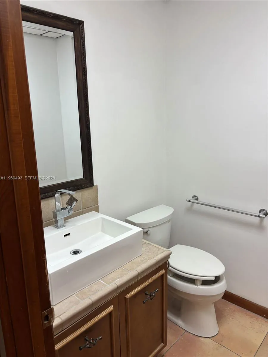 7800 W Oakland Park Blvd Bld-b #102, Sunrise, Flor, Sunrise, Florida 33351, ,Commercial Sale,For Sale,7800 W Oakland Park Blvd Bld-b #102, Sunrise, Flor,A11960493