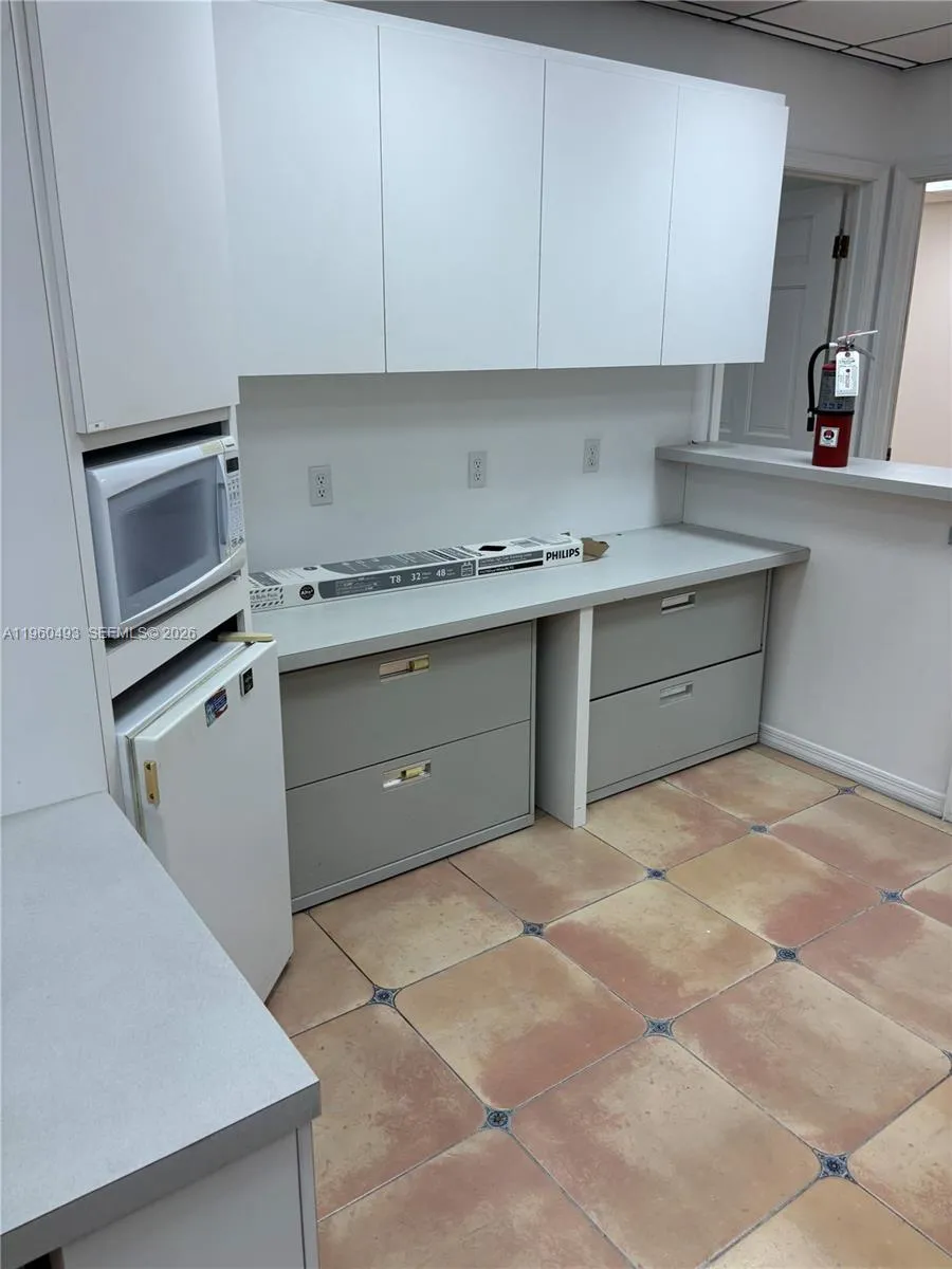 7800 W Oakland Park Blvd Bld-b #102, Sunrise, Flor, Sunrise, Florida 33351, ,Commercial Sale,For Sale,7800 W Oakland Park Blvd Bld-b #102, Sunrise, Flor,A11960493