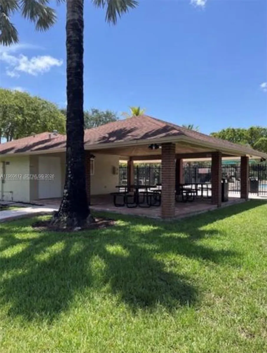 14273 Kendale Lakes Cir, Miami, Florida 33183, Miami, Florida 33183, 3 Bedrooms Bedrooms, ,3 BathroomsBathrooms,Residential,For Sale,14273 Kendale Lakes Cir, Miami, Florida 33183,A11960612