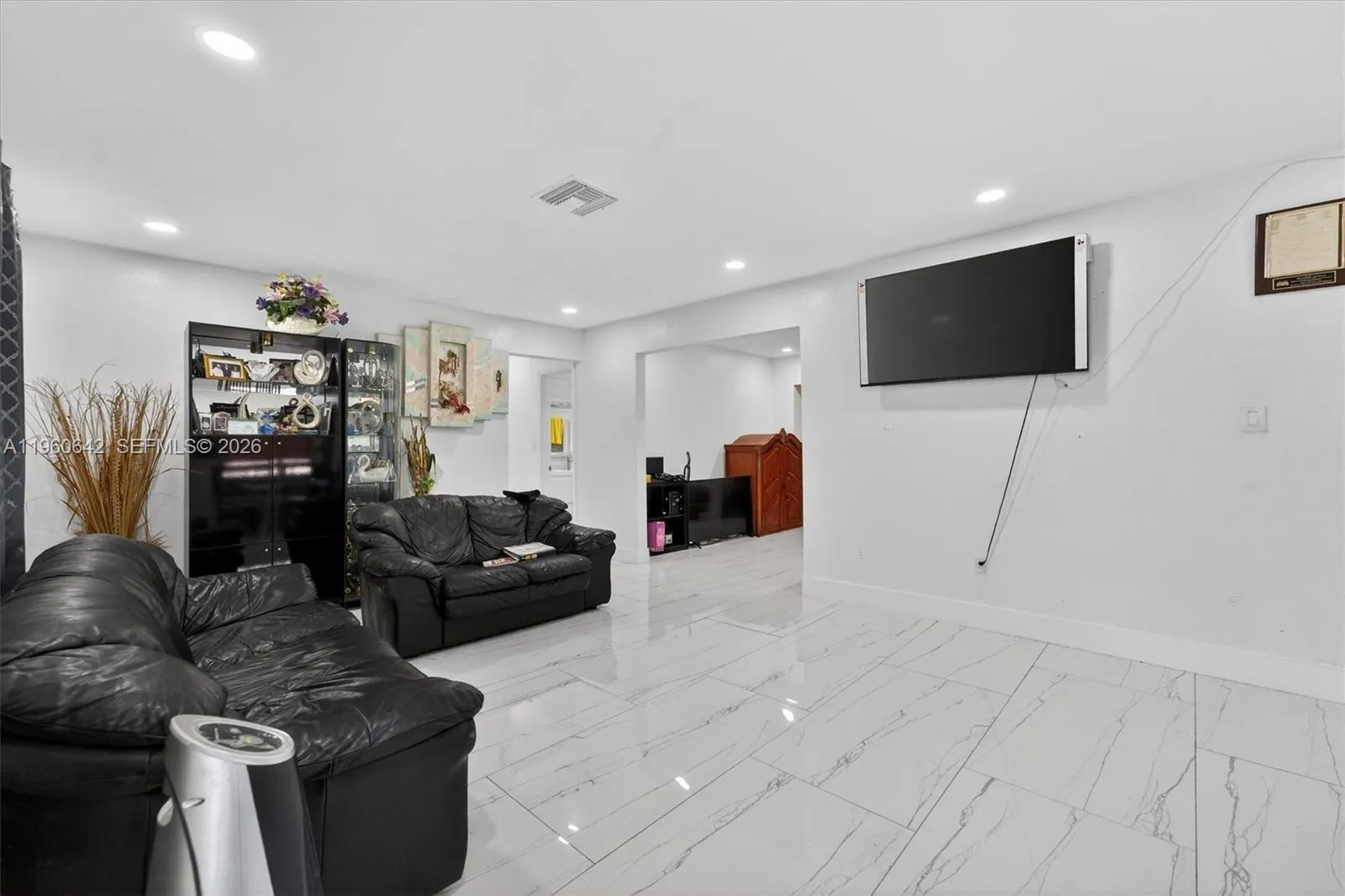 20 Ne 215th St, Miami Gardens, Florida 33179, Miami Gardens, Florida 33179, 3 Bedrooms Bedrooms, ,2 BathroomsBathrooms,Residential,For Sale,20 Ne 215th St, Miami Gardens, Florida 33179,A11960642